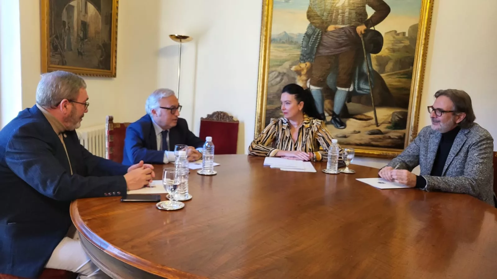 José Miguel Veintemilla, Javier Rincón, Lorena Orduna e Iván Rodríguez en el Ayuntamiento, donde han tratado una nueva feria agroalimentaria para Huesca