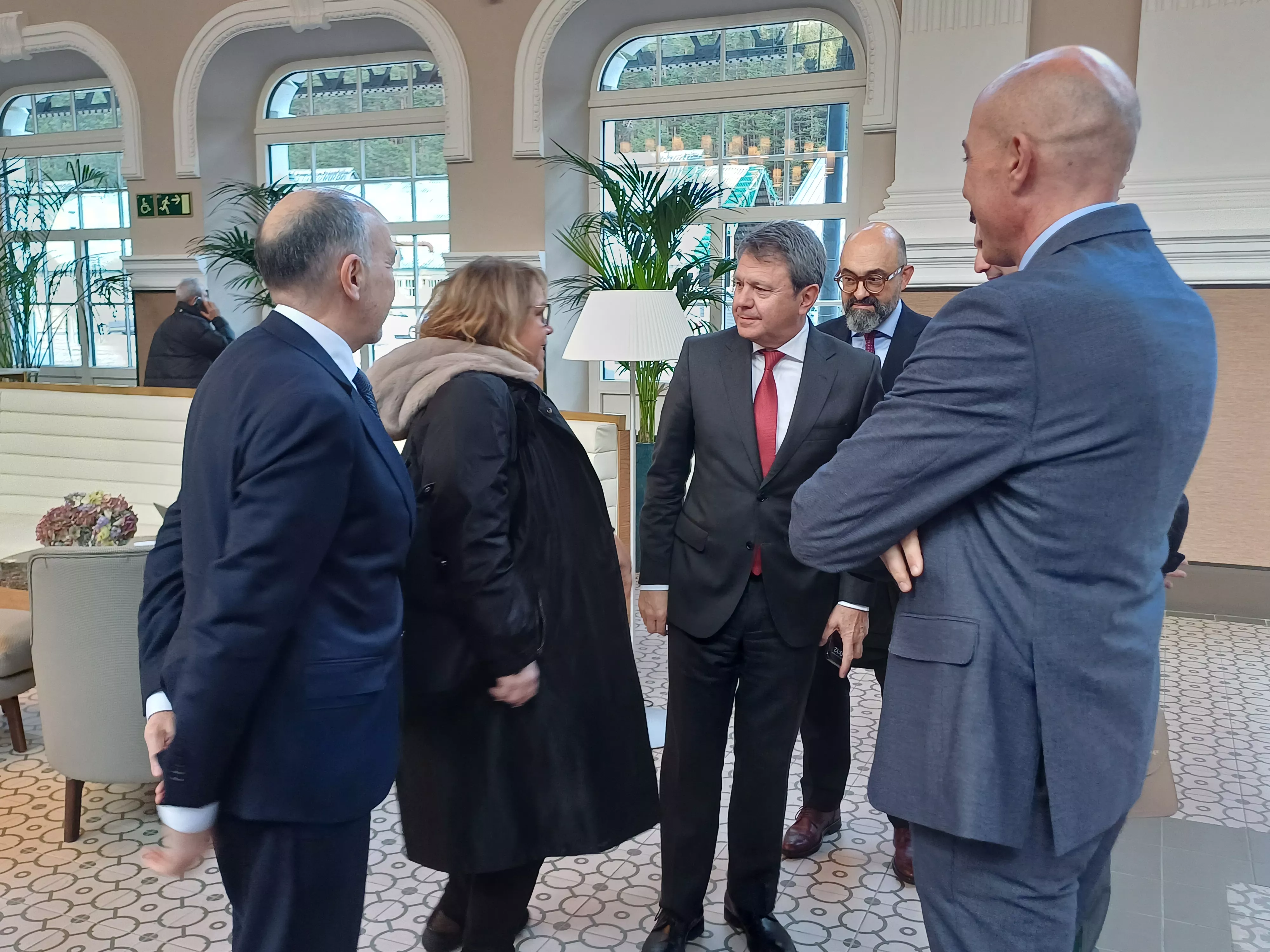 Santano en Canfranc donde ha pedido colaboración con Francia para restablecer el tráfico ferroviario hasta Bedous.