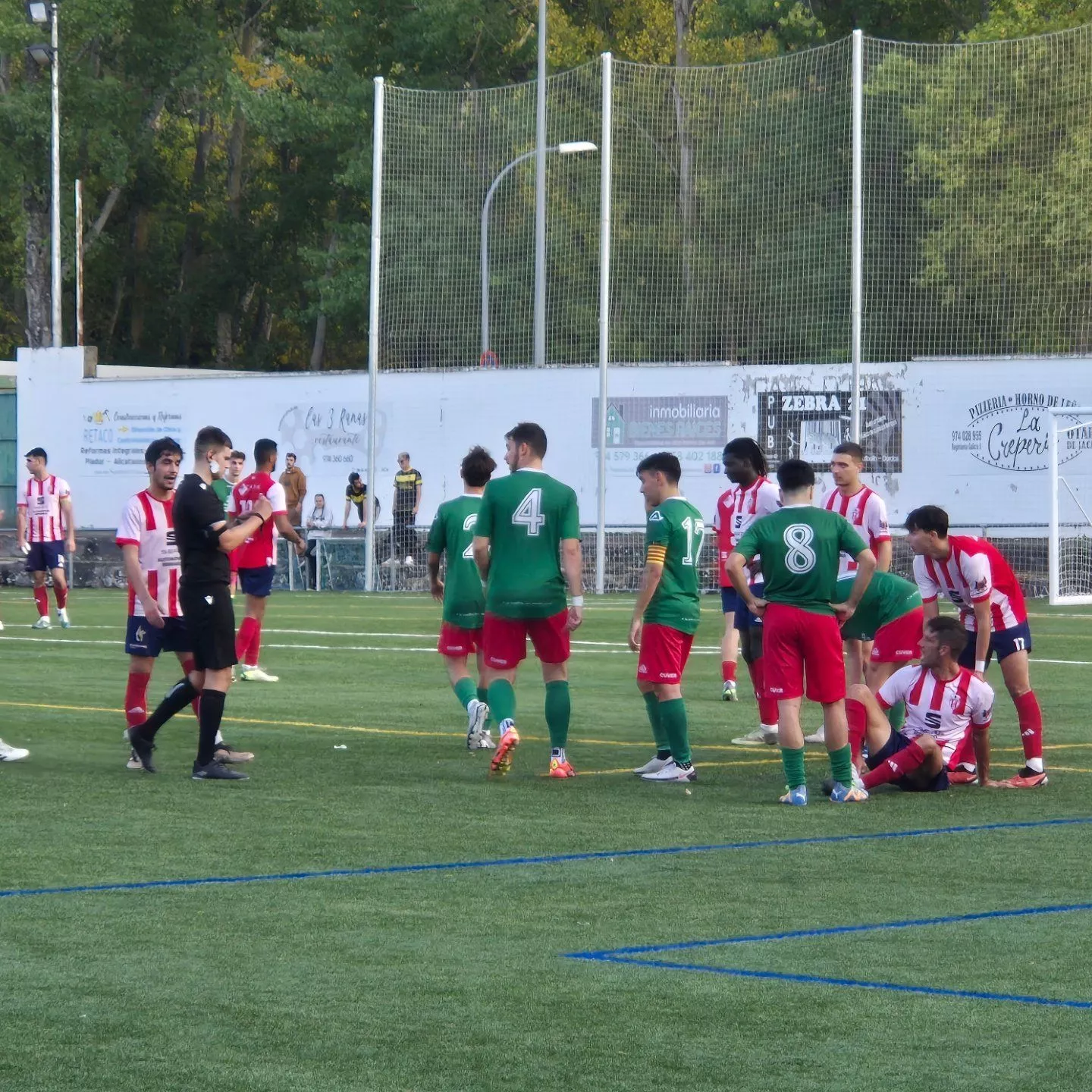 Foto de archivo de un derbi entre el Jacetano y el Sabiñánigo.