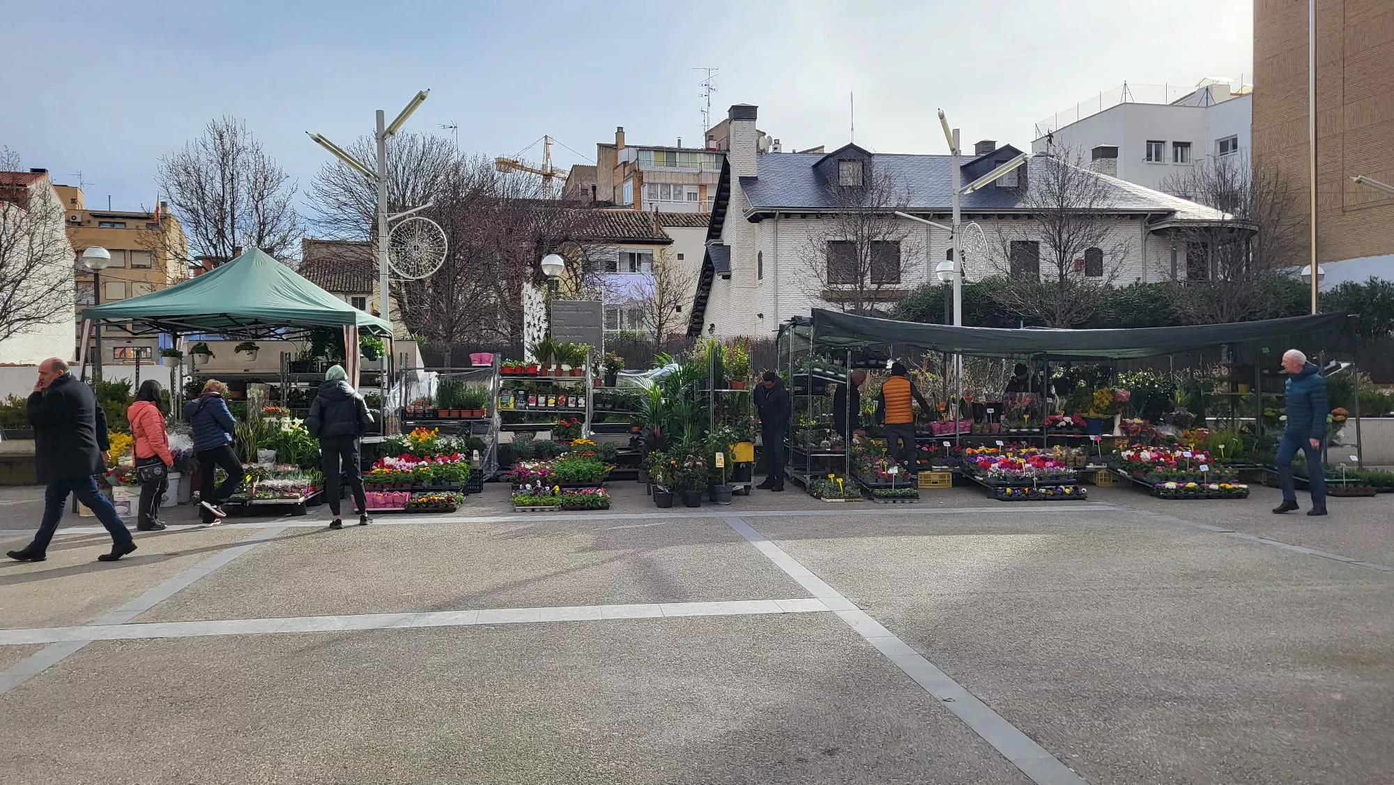 Mercado Agroecológico en la Plaza de San Antonio de Huesca
