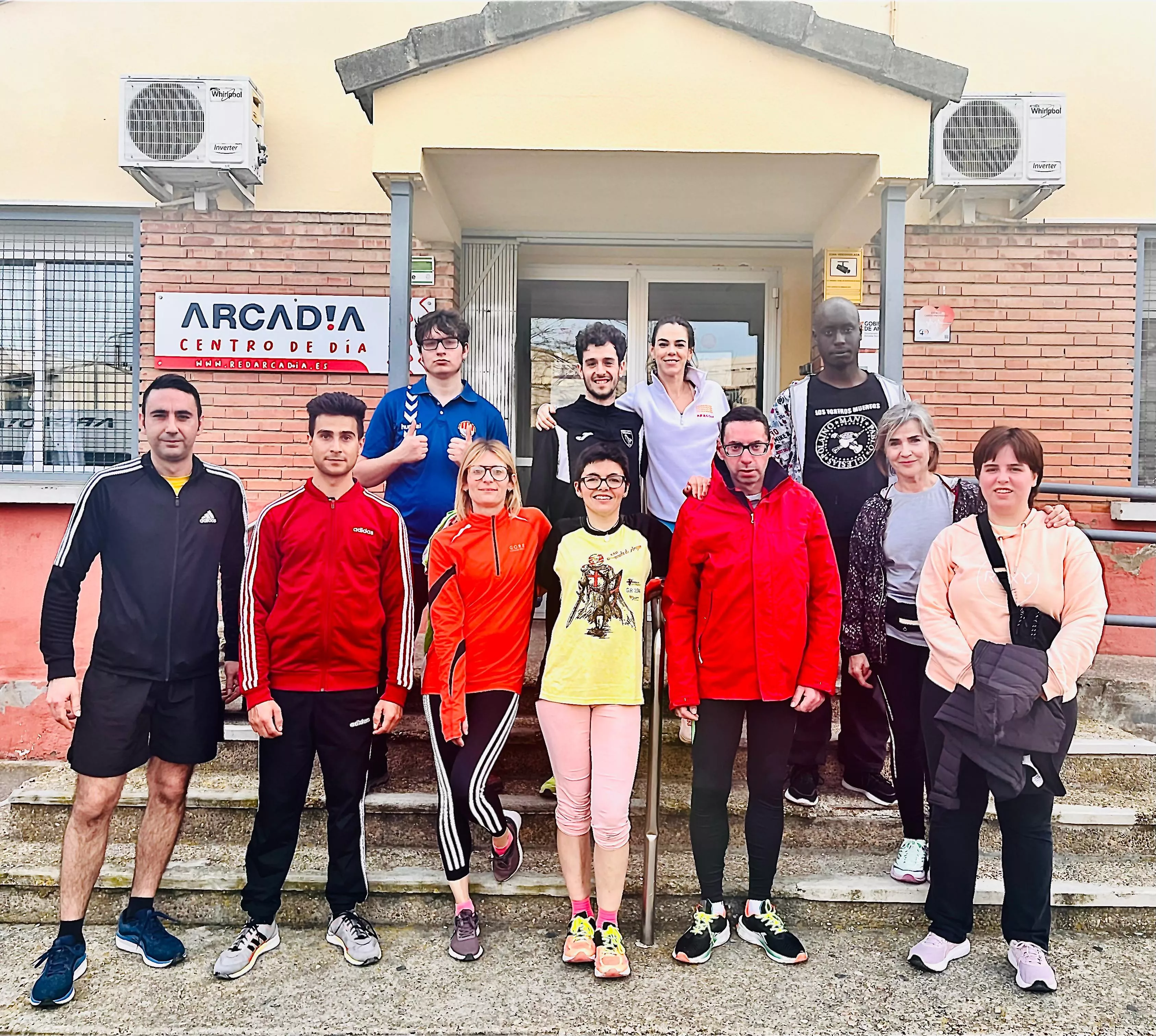 Un equipo de Arcadia se prepara para correr la Ruta 091, el 9 de marzo, en Huesca.