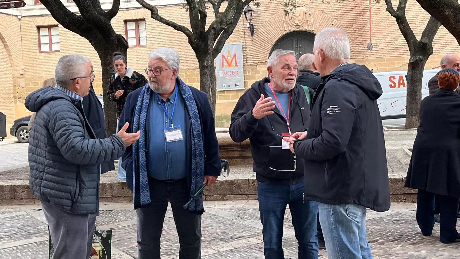 Recepción en Huesca a miembros de asociaciones del Camino de Santiago. Foto Mercedes Manterola