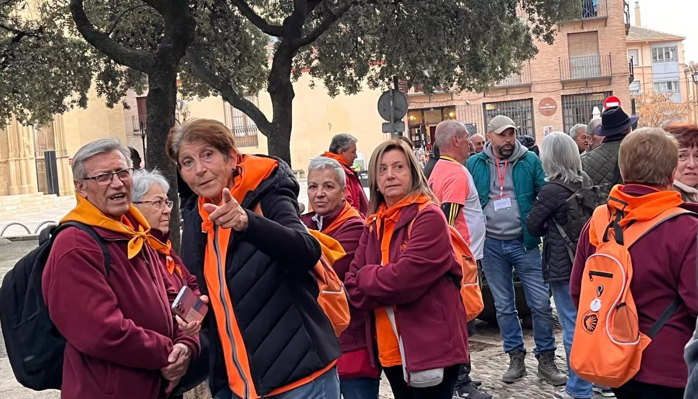 Recepción en Huesca a miembros de asociaciones del Camino de Santiago. Foto Mercedes Manterola