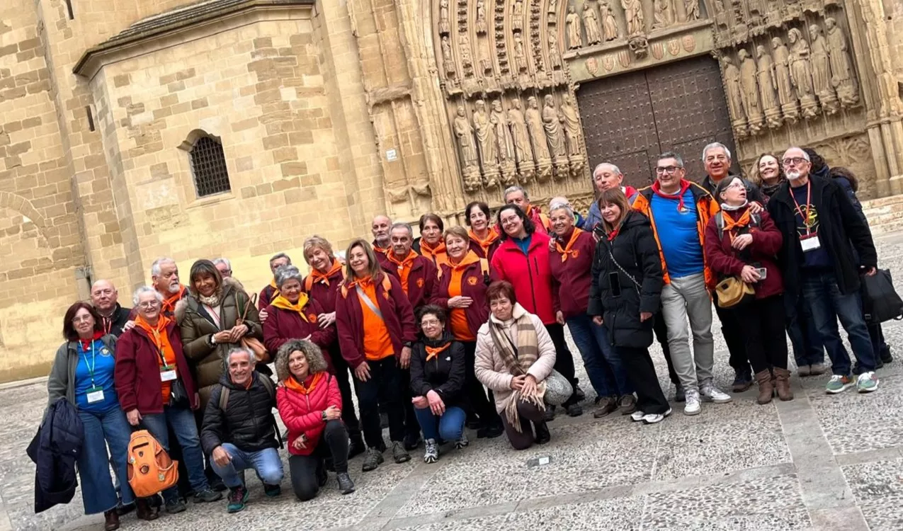 Recepción en Huesca a miembros de asociaciones del Camino de Santiago. Foto Mercedes Manterola