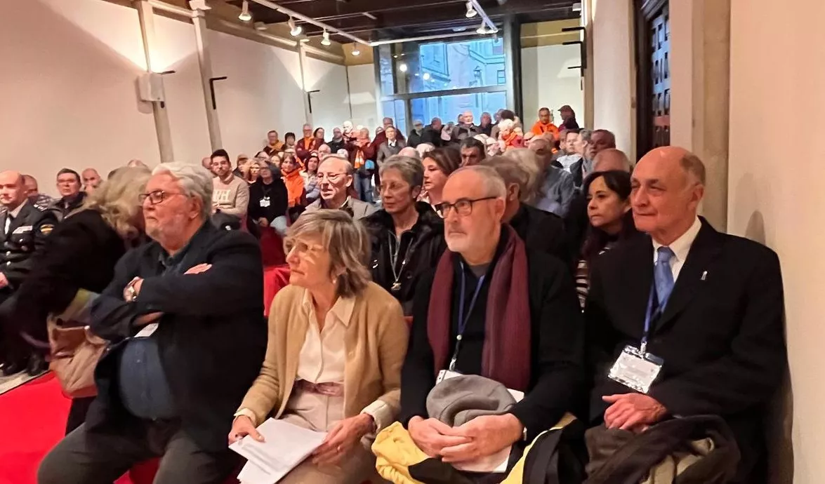 Recepción en Huesca a miembros de asociaciones del Camino de Santiago. Foto Mercedes Manterola