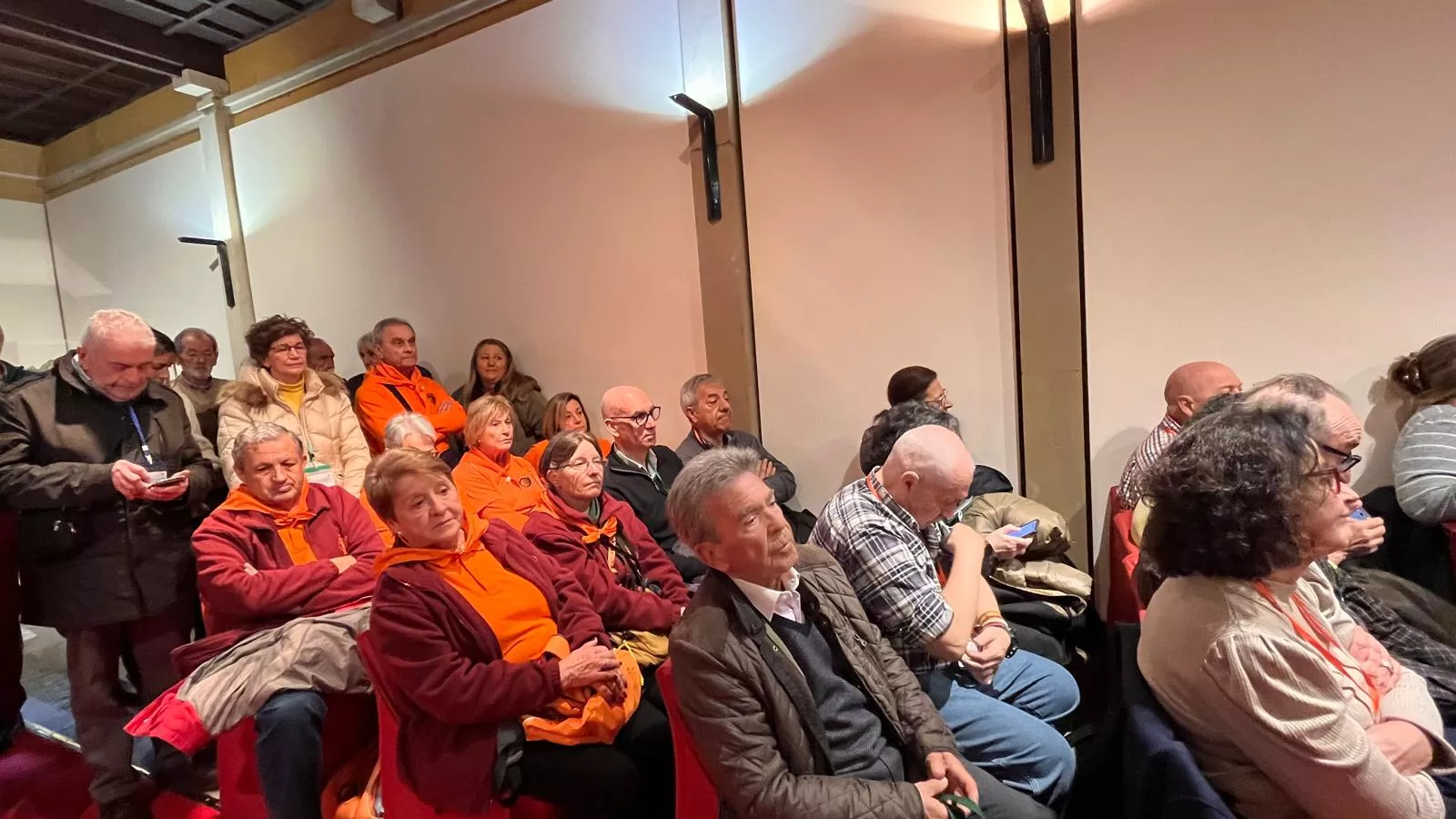 Recepción en Huesca a miembros de asociaciones del Camino de Santiago. Foto Mercedes Manterola