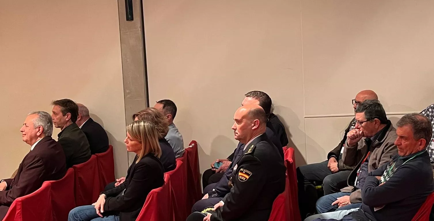 Recepción en Huesca a miembros de asociaciones del Camino de Santiago. Foto Mercedes Manterola