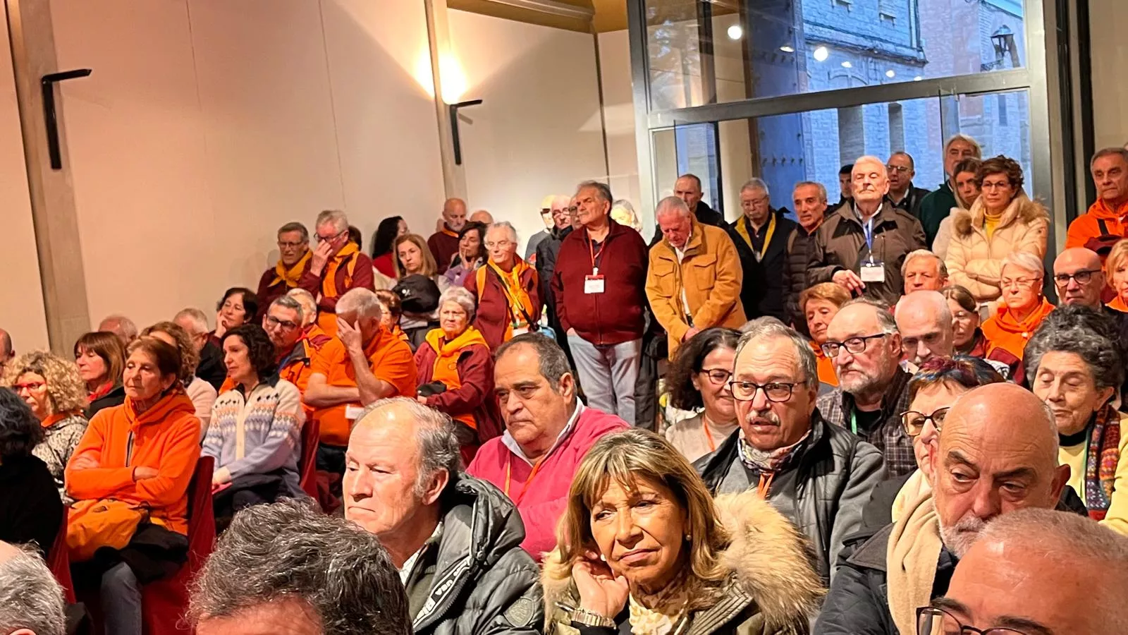 Recepción en Huesca a miembros de asociaciones del Camino de Santiago. Foto Mercedes Manterola