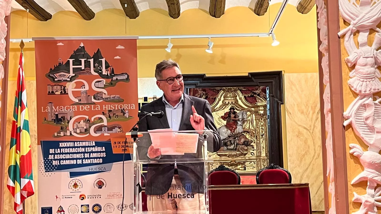 Recepción en Huesca a miembros de asociaciones del Camino de Santiago. Foto Mercedes Manterola