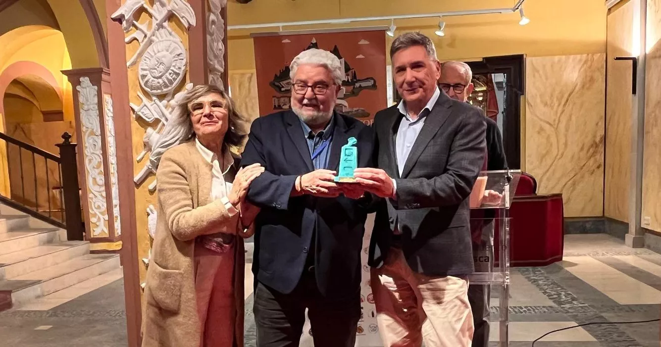 Recepción en Huesca a miembros de asociaciones del Camino de Santiago. Foto Mercedes Manterola