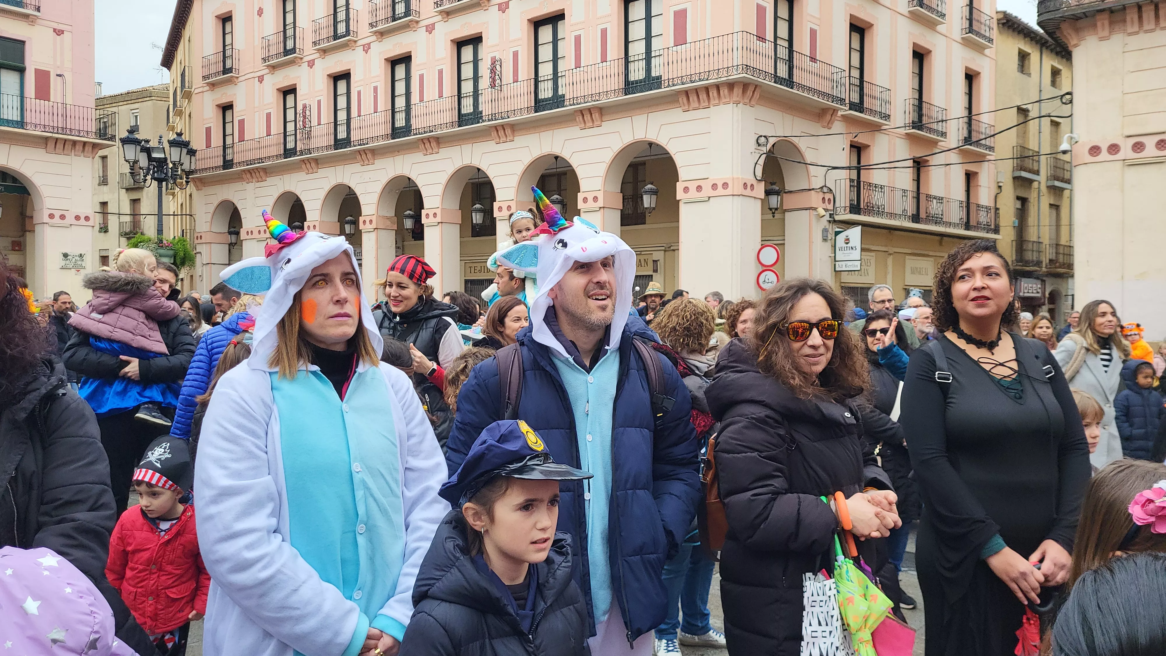 Carnaval infantil de Huesca con gran ambiente a ritmo de Marsound Band. Foto Mercedes Manterola