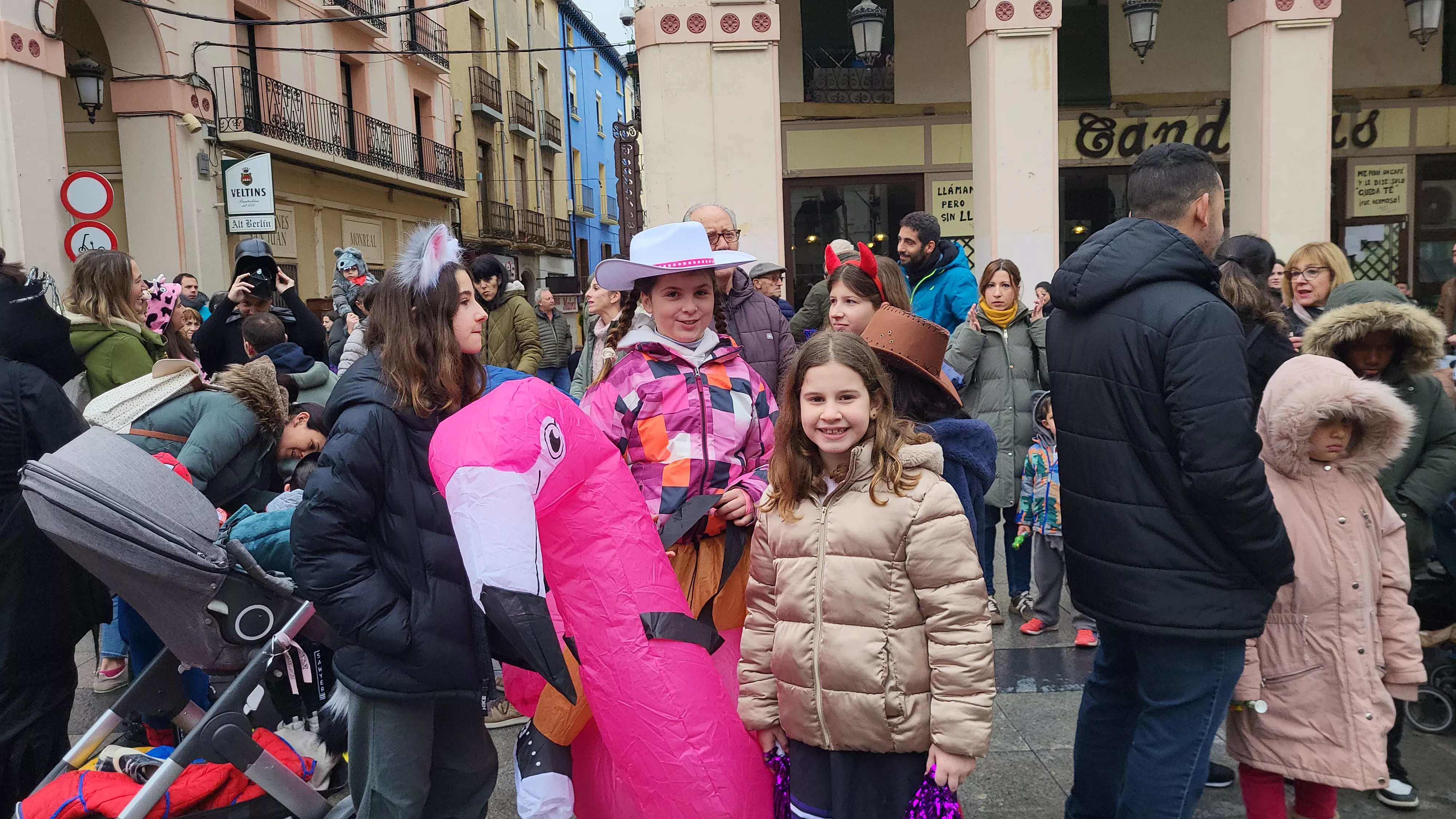 Carnaval infantil de Huesca con gran ambiente a ritmo de Marsound Band. Foto Mercedes Manterola