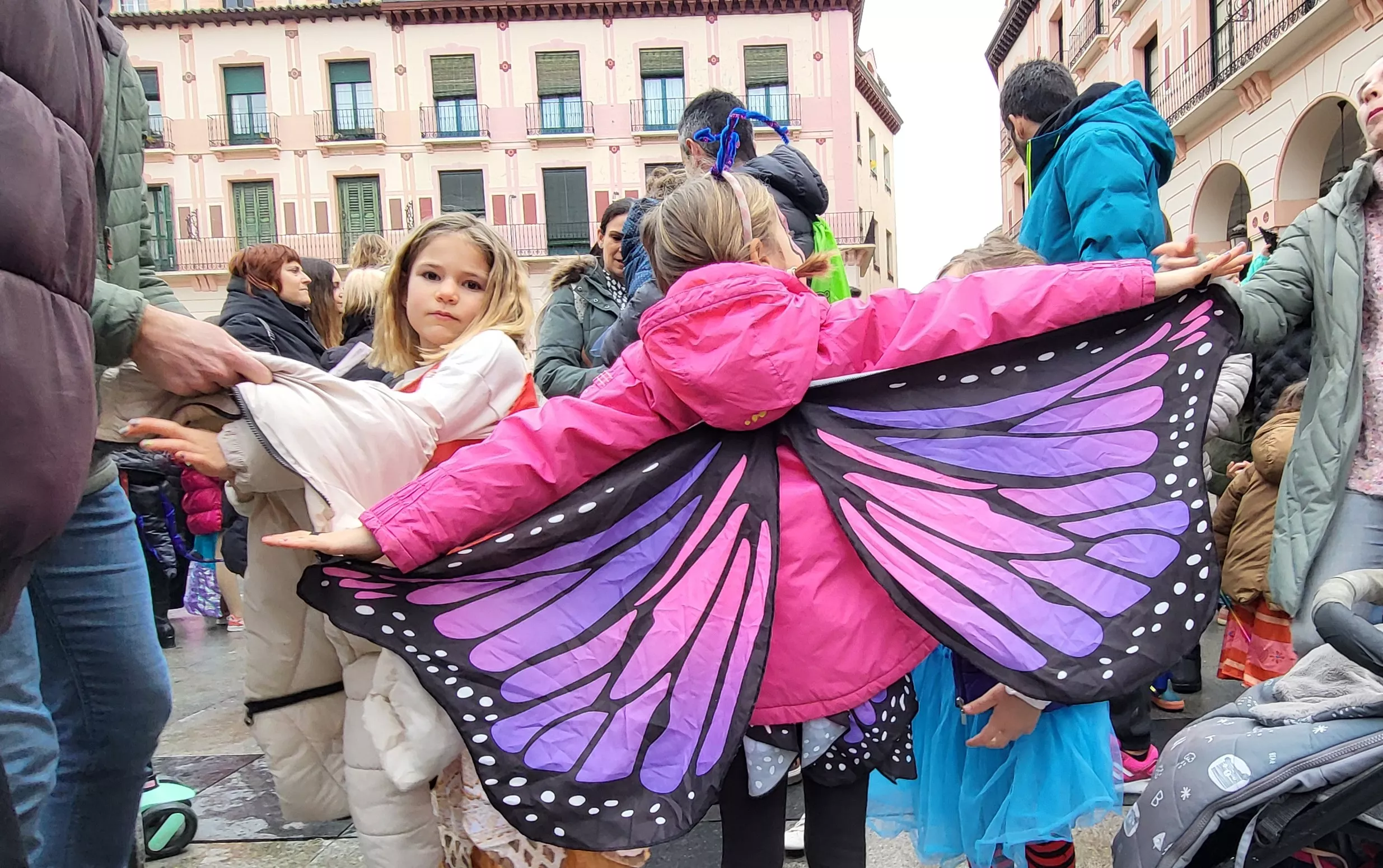 Carnaval infantil de Huesca con gran ambiente a ritmo de Marsound Band. Foto Mercedes Manterola