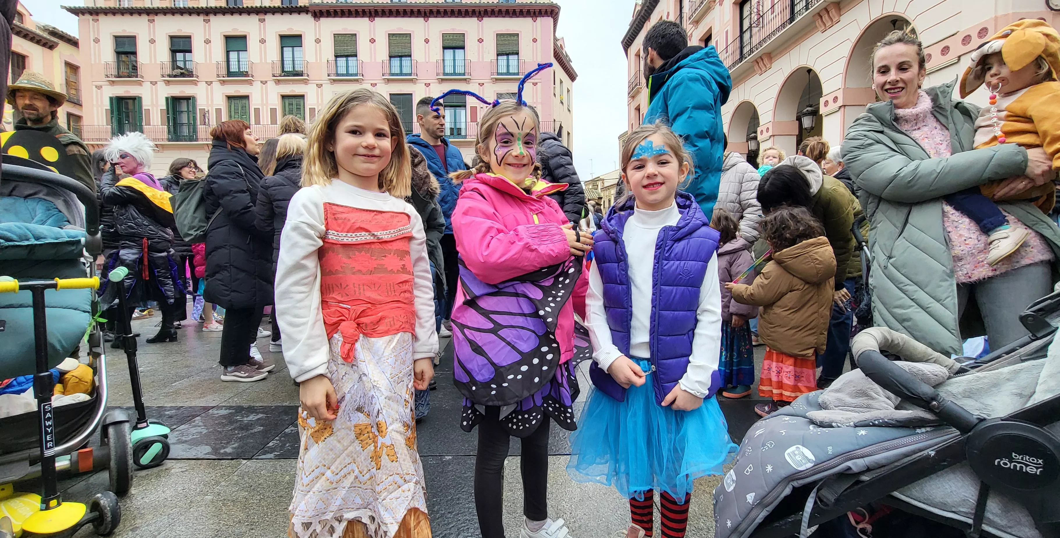 Carnaval infantil de Huesca con gran ambiente a ritmo de Marsound Band. Foto Mercedes Manterola