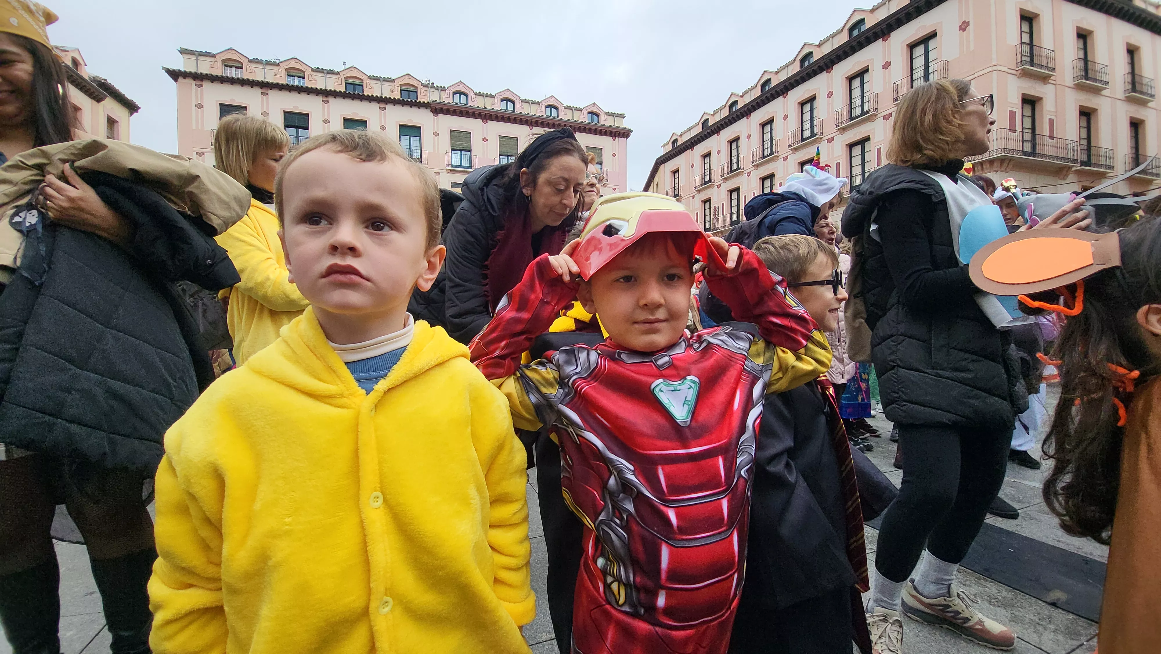 Carnaval infantil de Huesca con gran ambiente a ritmo de Marsound Band. Foto Mercedes Manterola