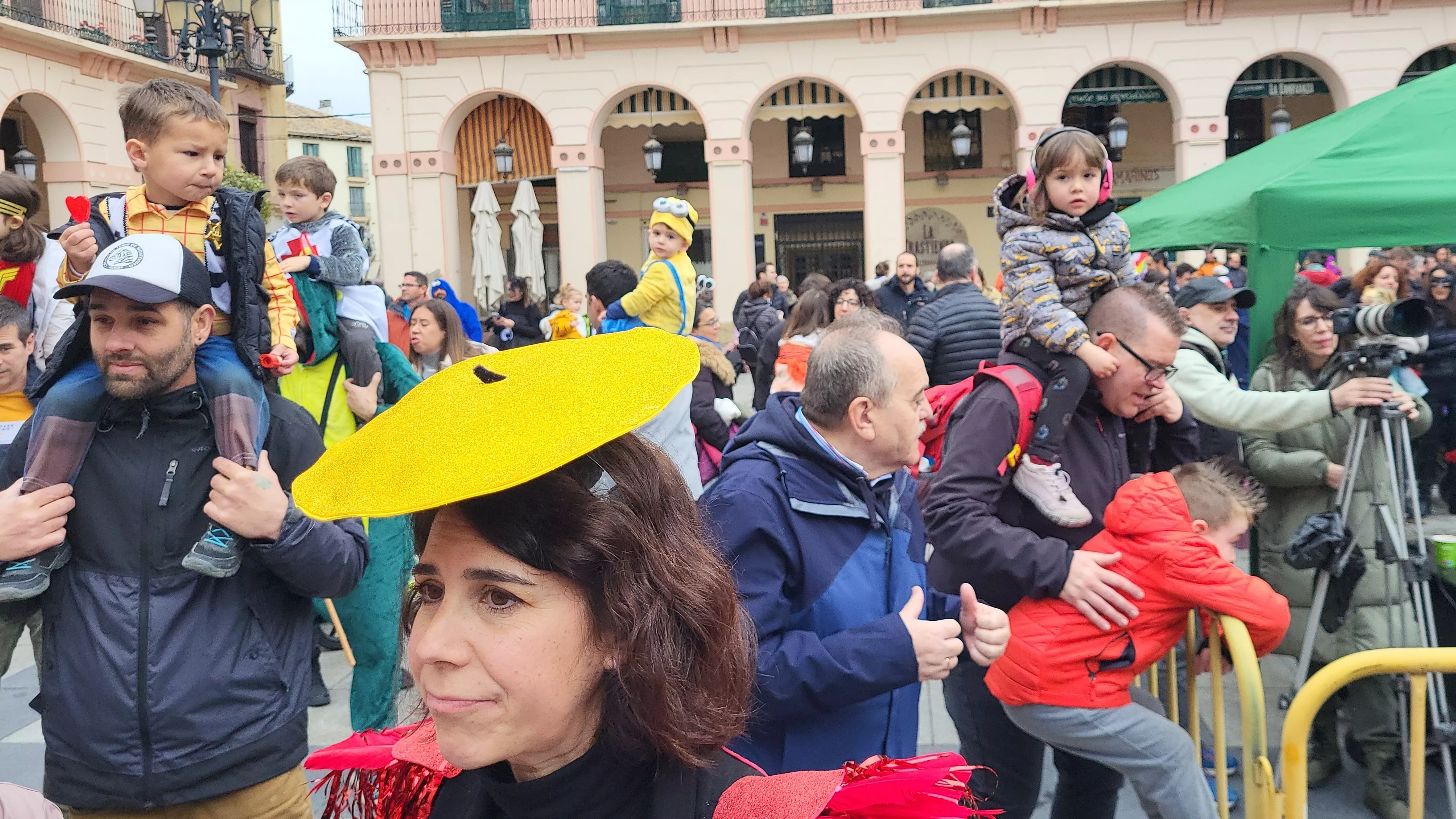 Carnaval infantil de Huesca con gran ambiente a ritmo de Marsound Band. Foto Mercedes Manterola