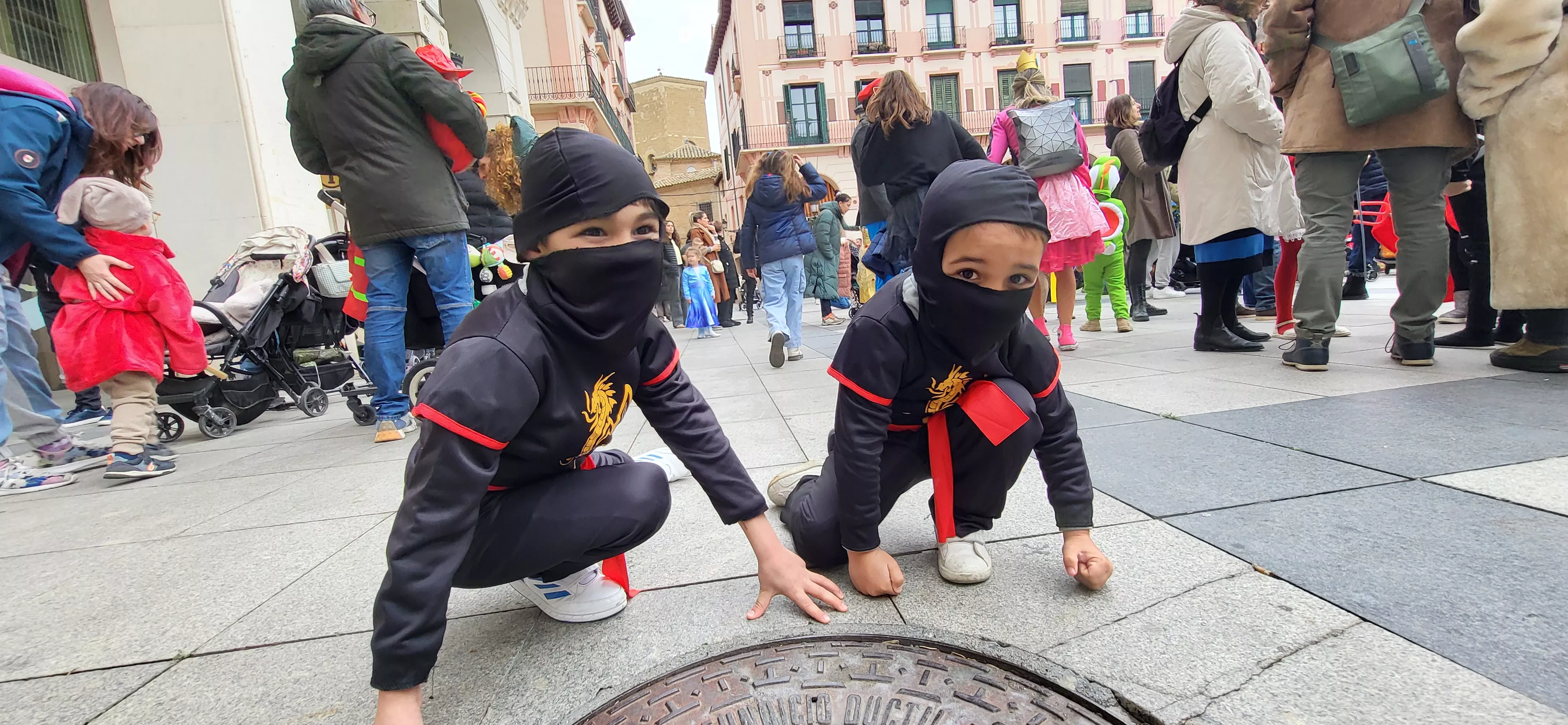 Carnaval infantil de Huesca con gran ambiente a ritmo de Marsound Band. Foto Mercedes Manterola