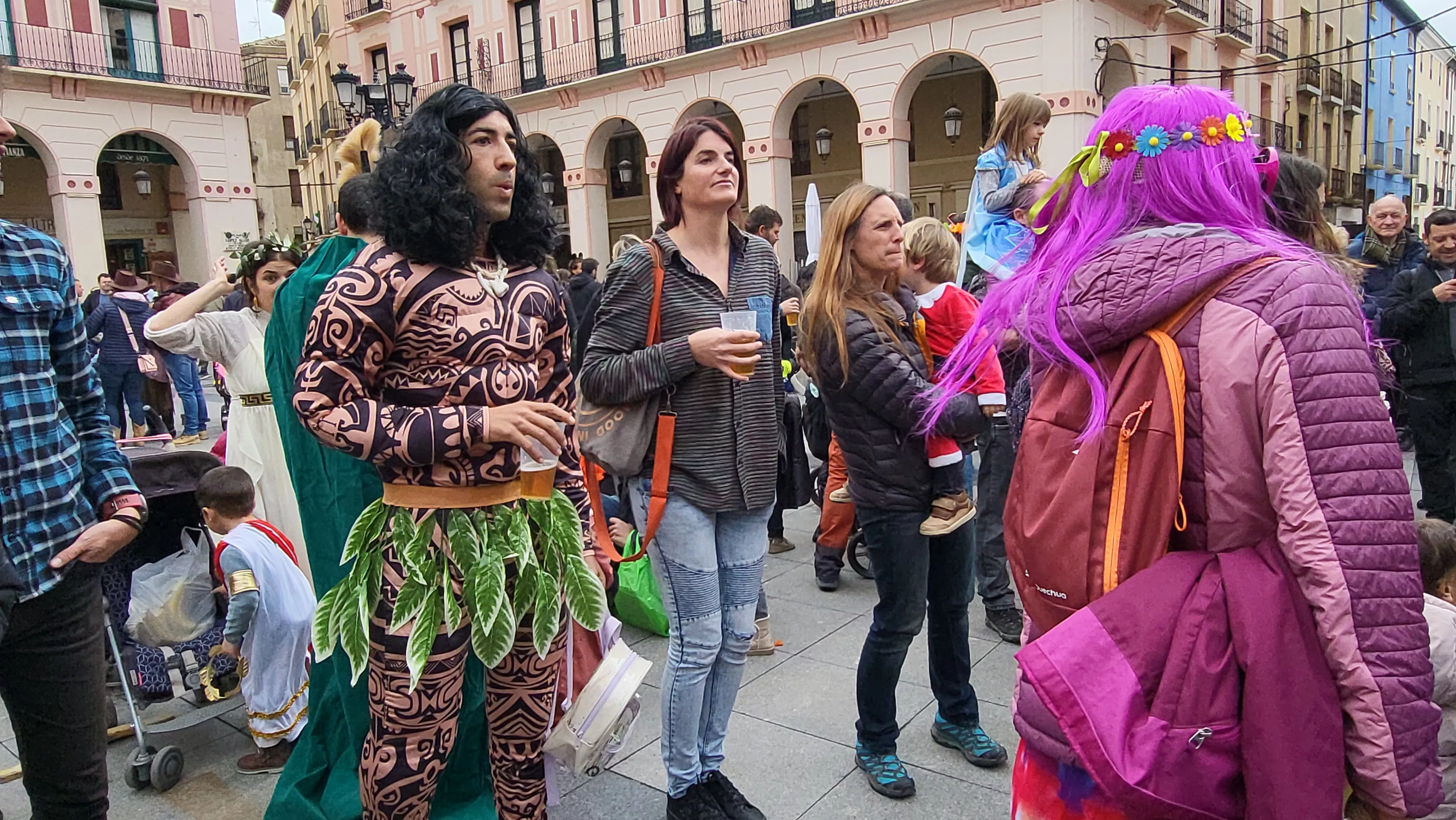 Carnaval infantil de Huesca con gran ambiente a ritmo de Marsound Band. Foto Mercedes Manterola