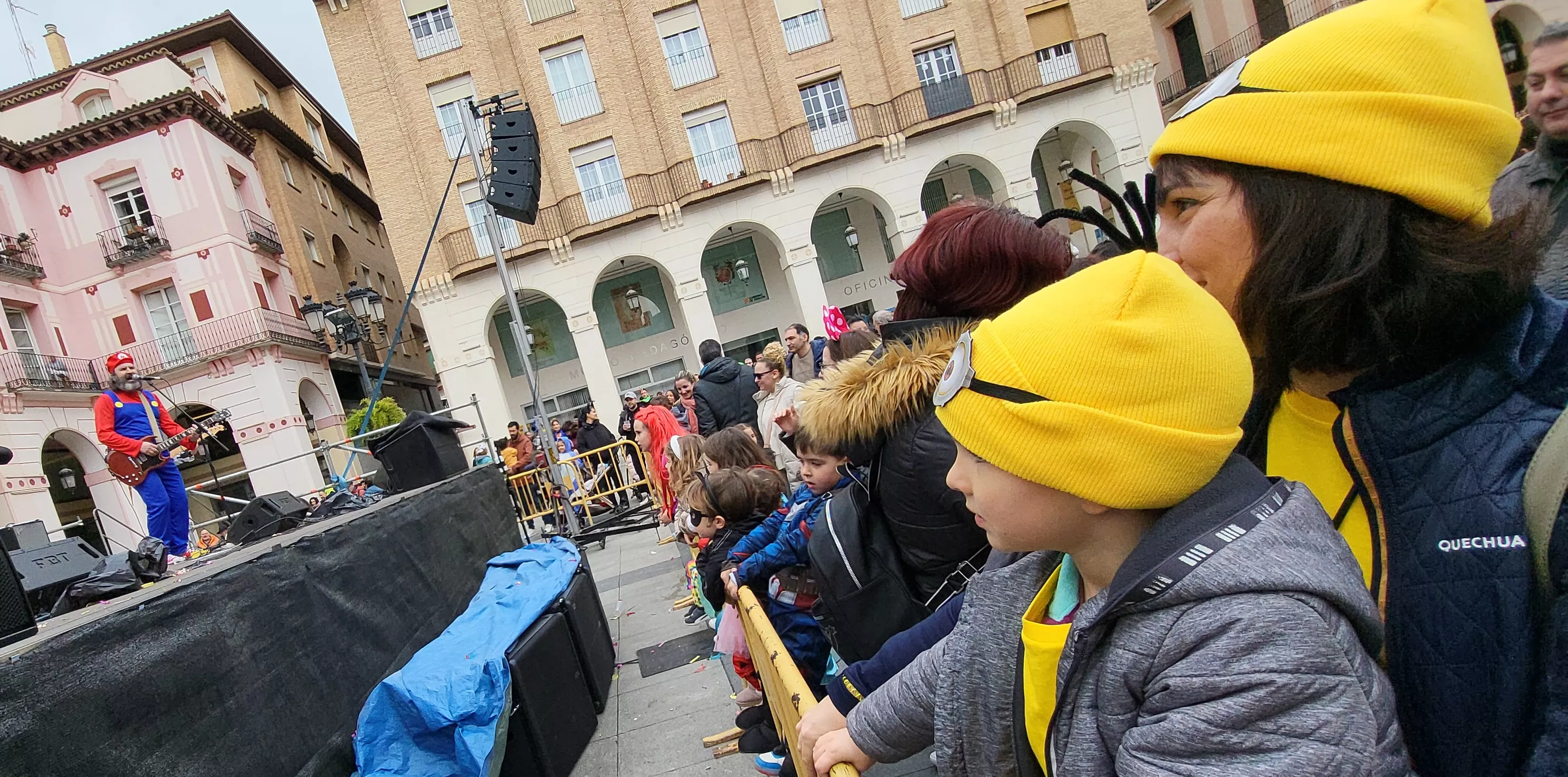 Carnaval infantil de Huesca con gran ambiente a ritmo de Marsound Band. Foto Mercedes Manterola
