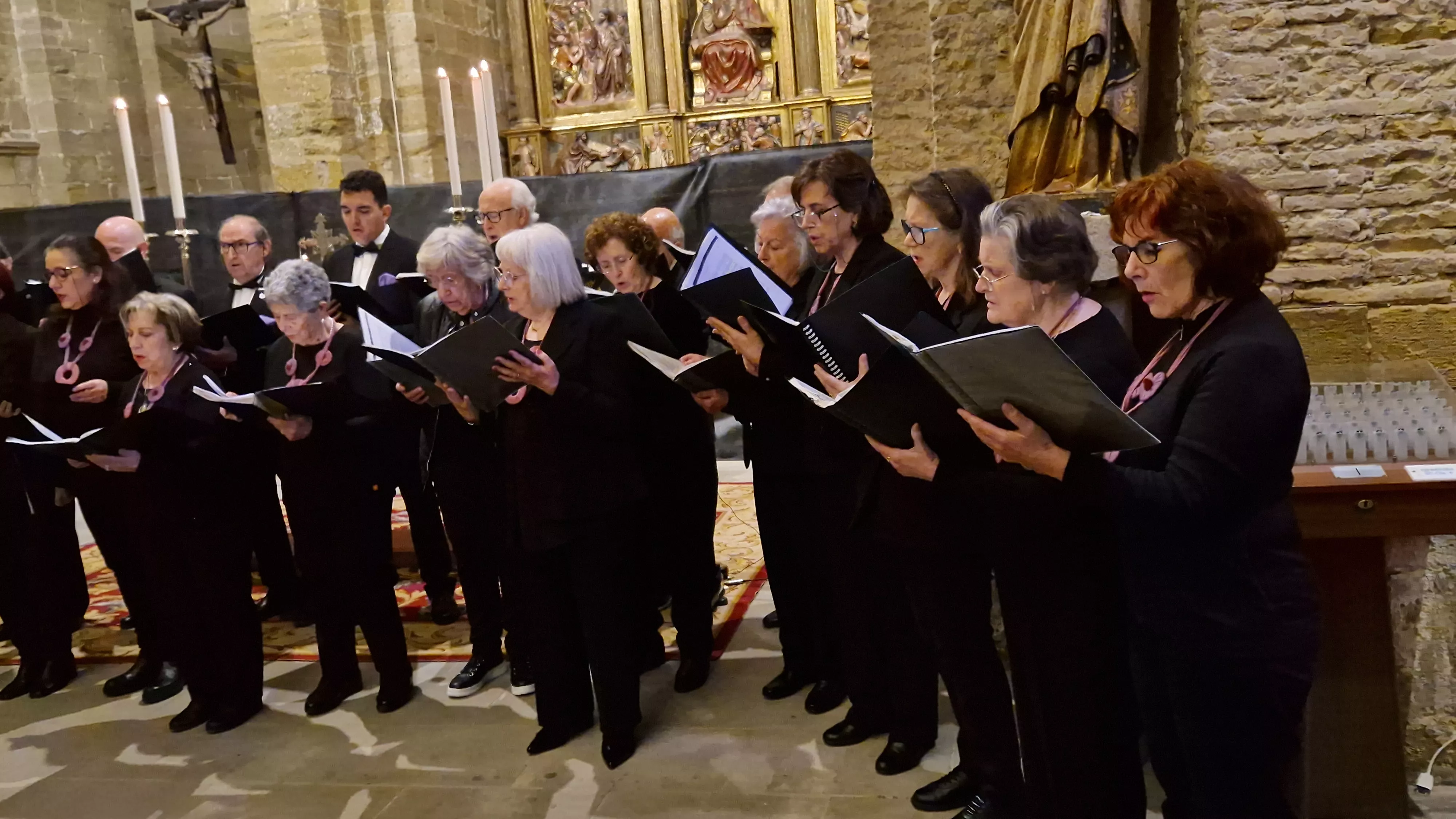 Encuentro de Coros de Huesca, Zaragoza y Las Palmas en San Pedro el Viejo. Foto Myriam Martínez