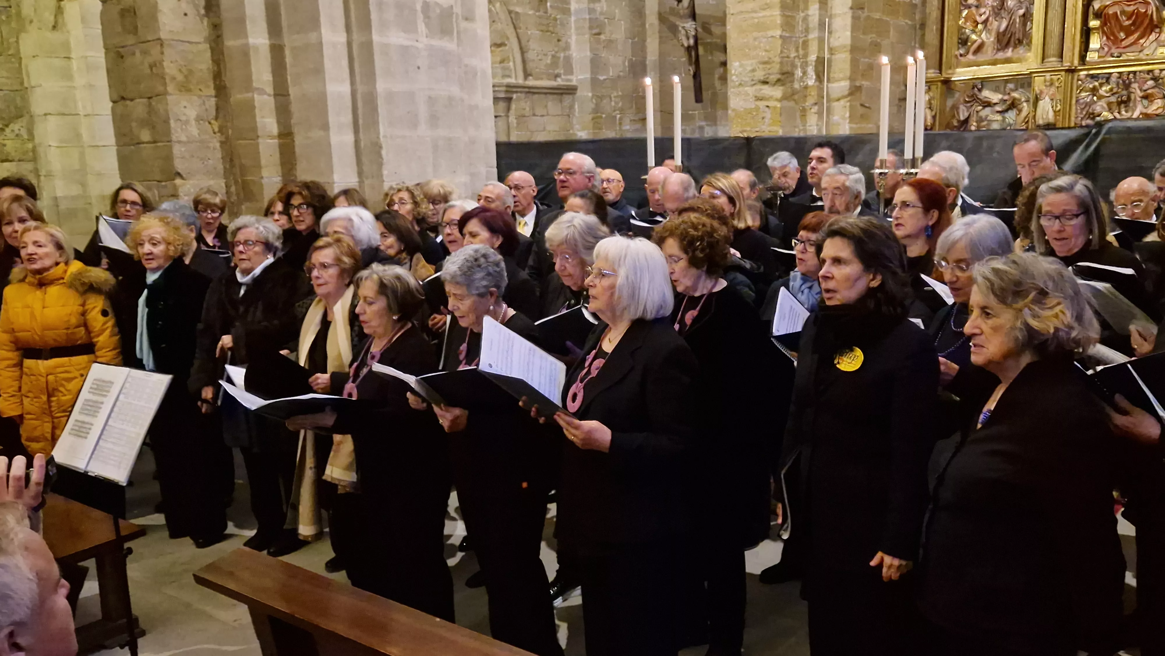 Encuentro de Coros de Huesca, Zaragoza y Las Palmas en San Pedro el Viejo. Foto Myriam Martínez