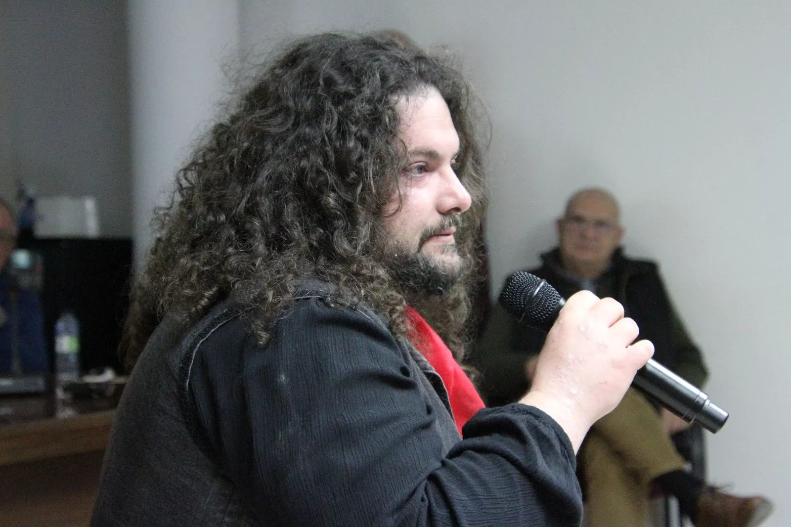 Debate sobre el Bandido Cucaracha en Lanaja. Foto Carlos Neofato