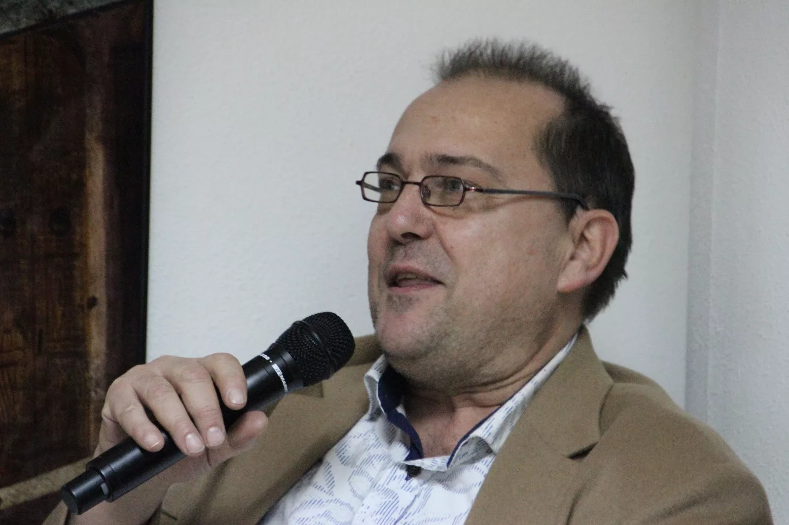 Debate sobre el Bandido Cucaracha en Lanaja. Foto Carlos Neofato