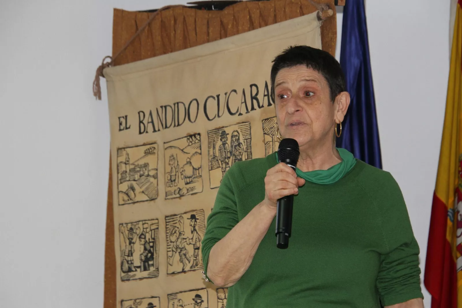 Debate sobre el Bandido Cucaracha en Lanaja. Foto Carlos Neofato