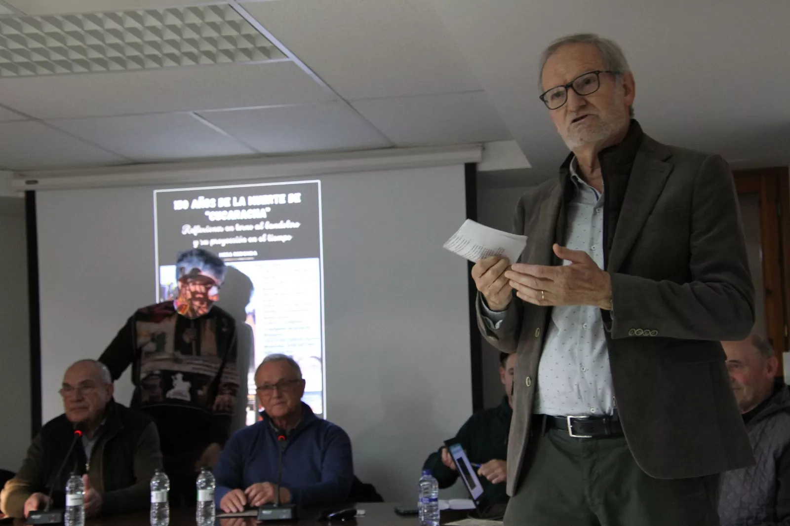 Debate sobre el Bandido Cucaracha en Lanaja. Foto Carlos Neofato