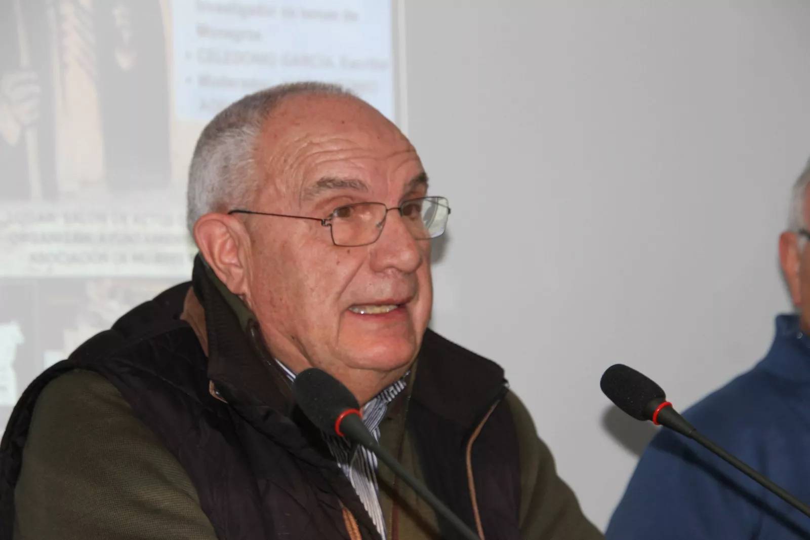 Debate sobre el Bandido Cucaracha en Lanaja. Foto Carlos Neofato