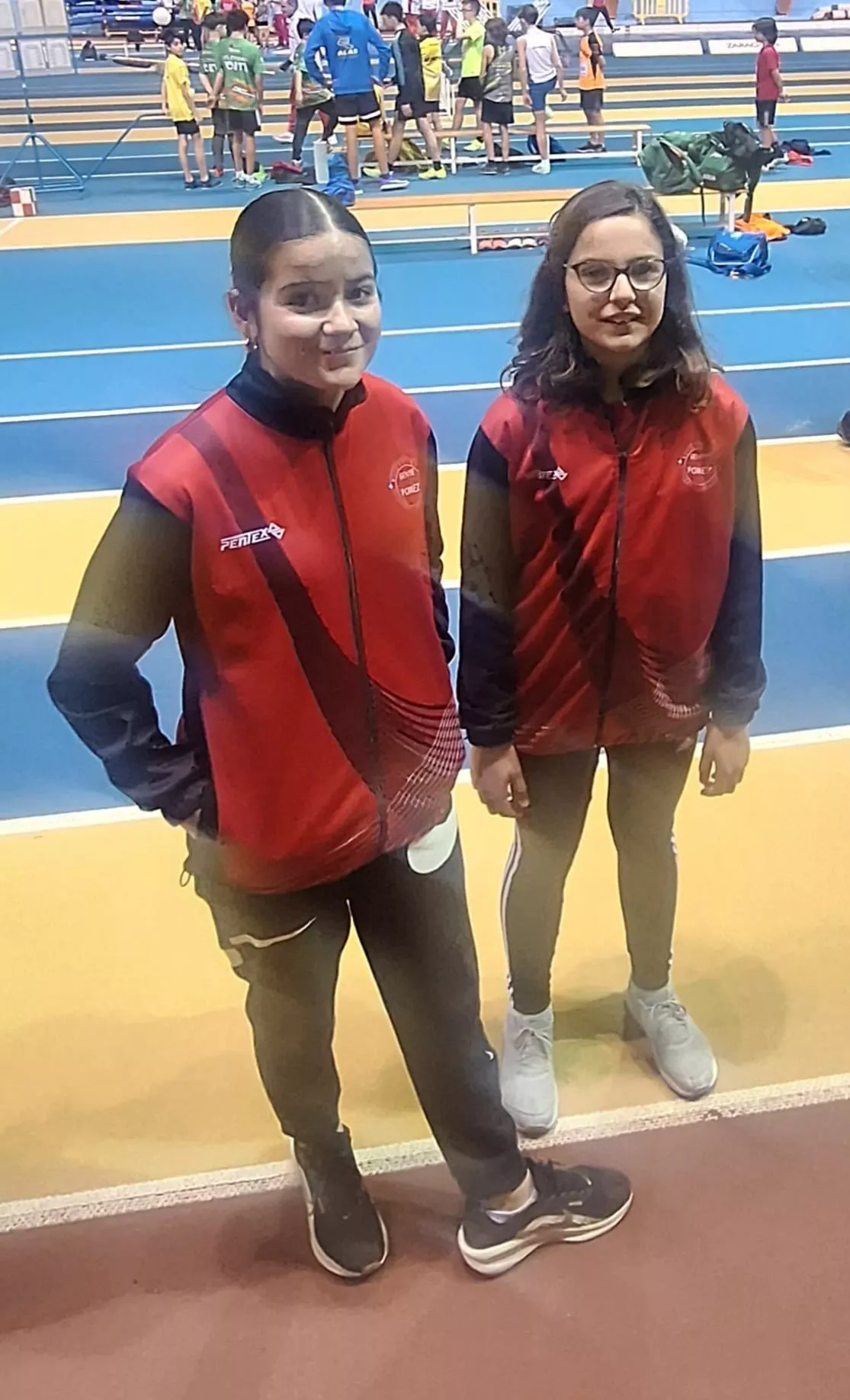 Lucía Sahún y Verónica Ortiz (Atletismo Pómez)