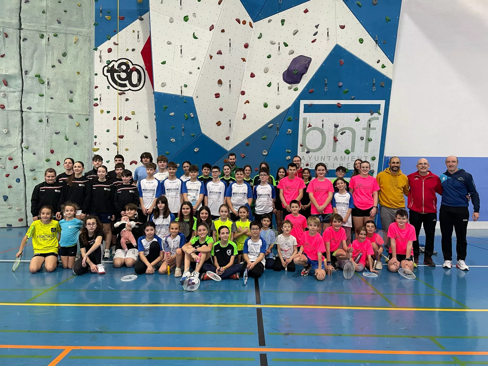 Foto de familia de los participantes en Binéfar.