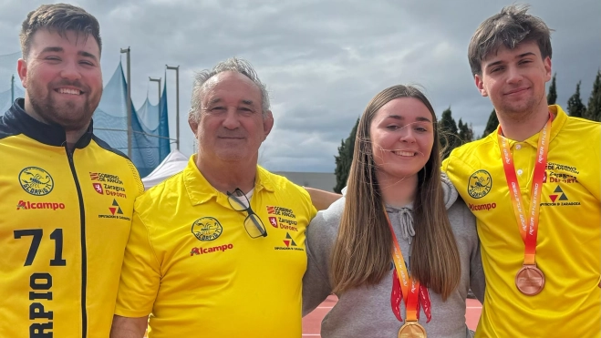 el "Emiliano Díaz Team" con el entrenador, los hermanos Juan y Javi y la zoitista Noa López9f0ef6 el "Emiliano Díaz Team" con el entrenador, los hermanos Juan y Javi y la zoitista Noa López9f0ef6