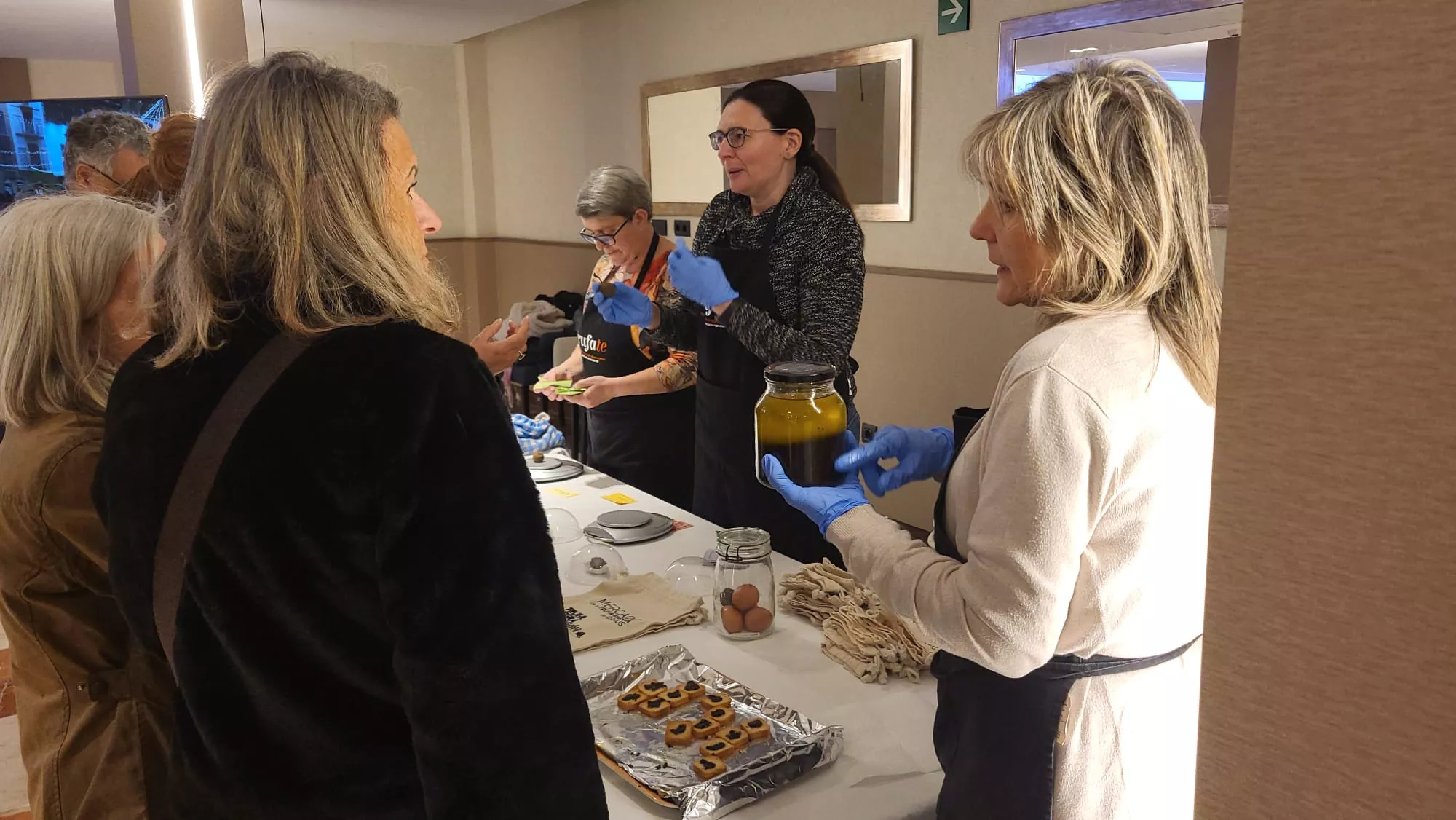 Segunda jornada del Mercado de la Trufa en Huesca