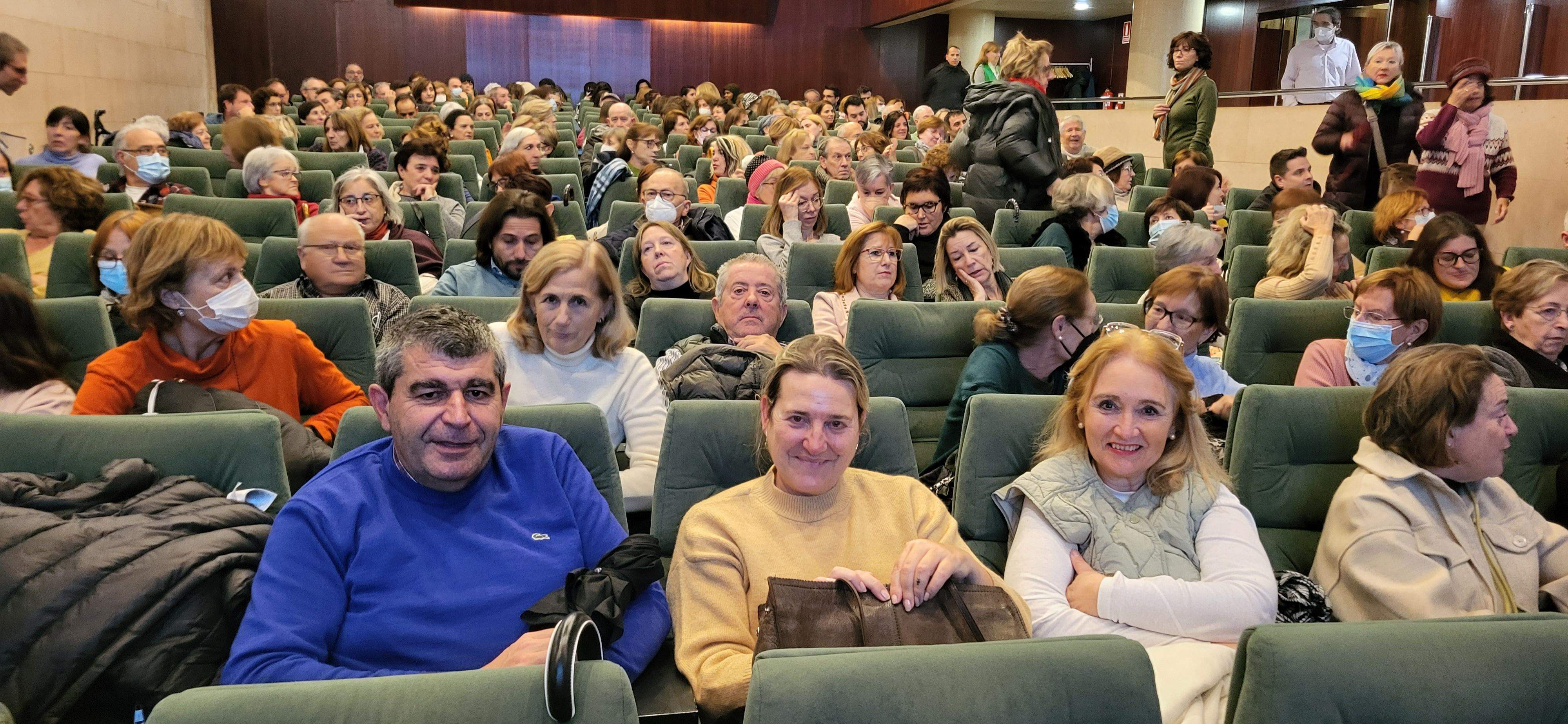 El público asistente llenó el salón de actos de la Diputación de Huesca. Foto Myriam Martínez