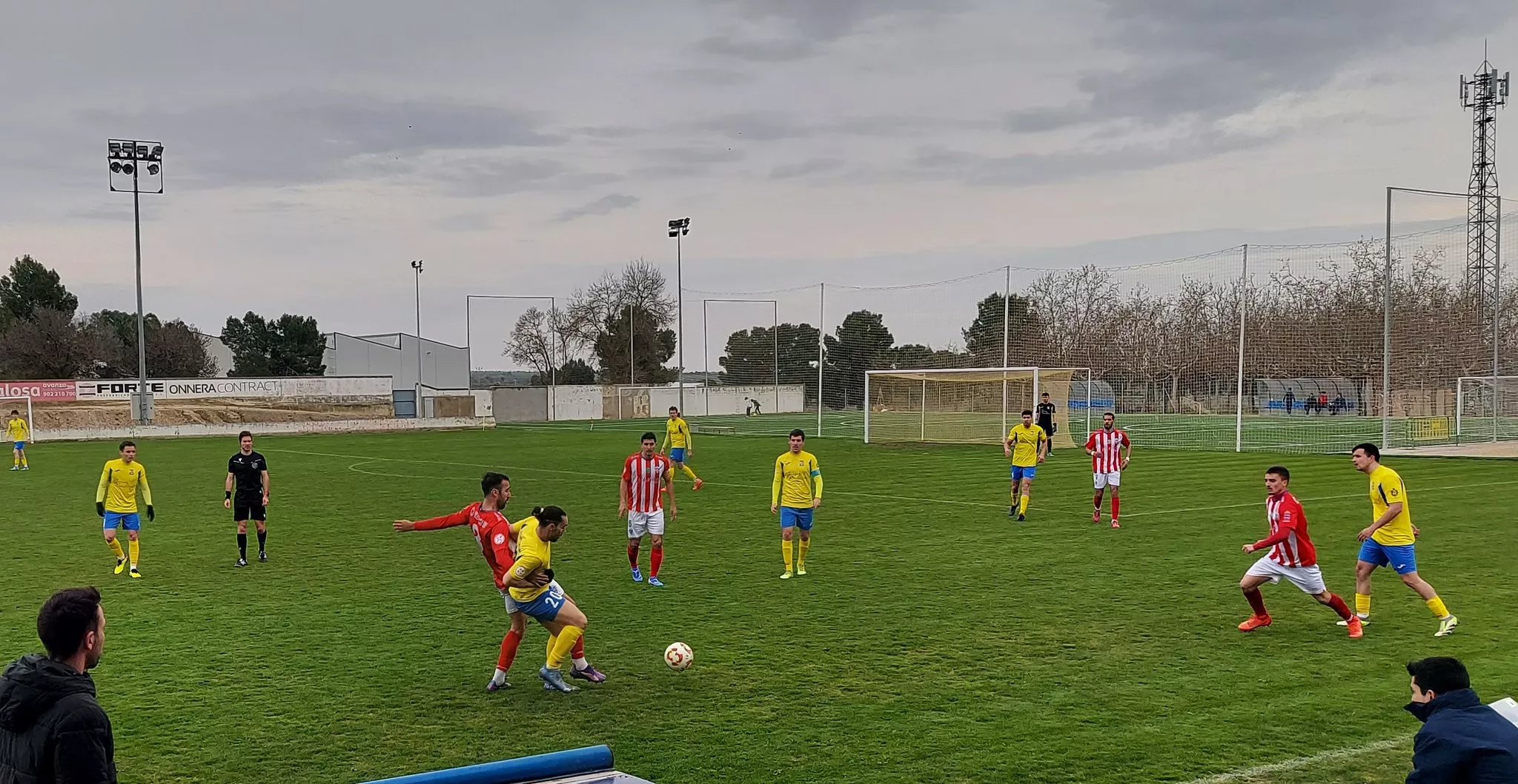 El Monzón frena la buena racha del Almudévar en el derbi (1-4)