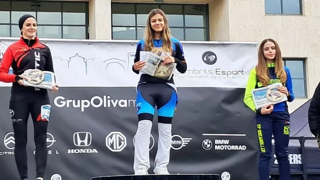 Adriana Ferrer, en el podio de la general con su tercer puesto. Adriana Ferrer, en el podio de la general con su tercer puesto.