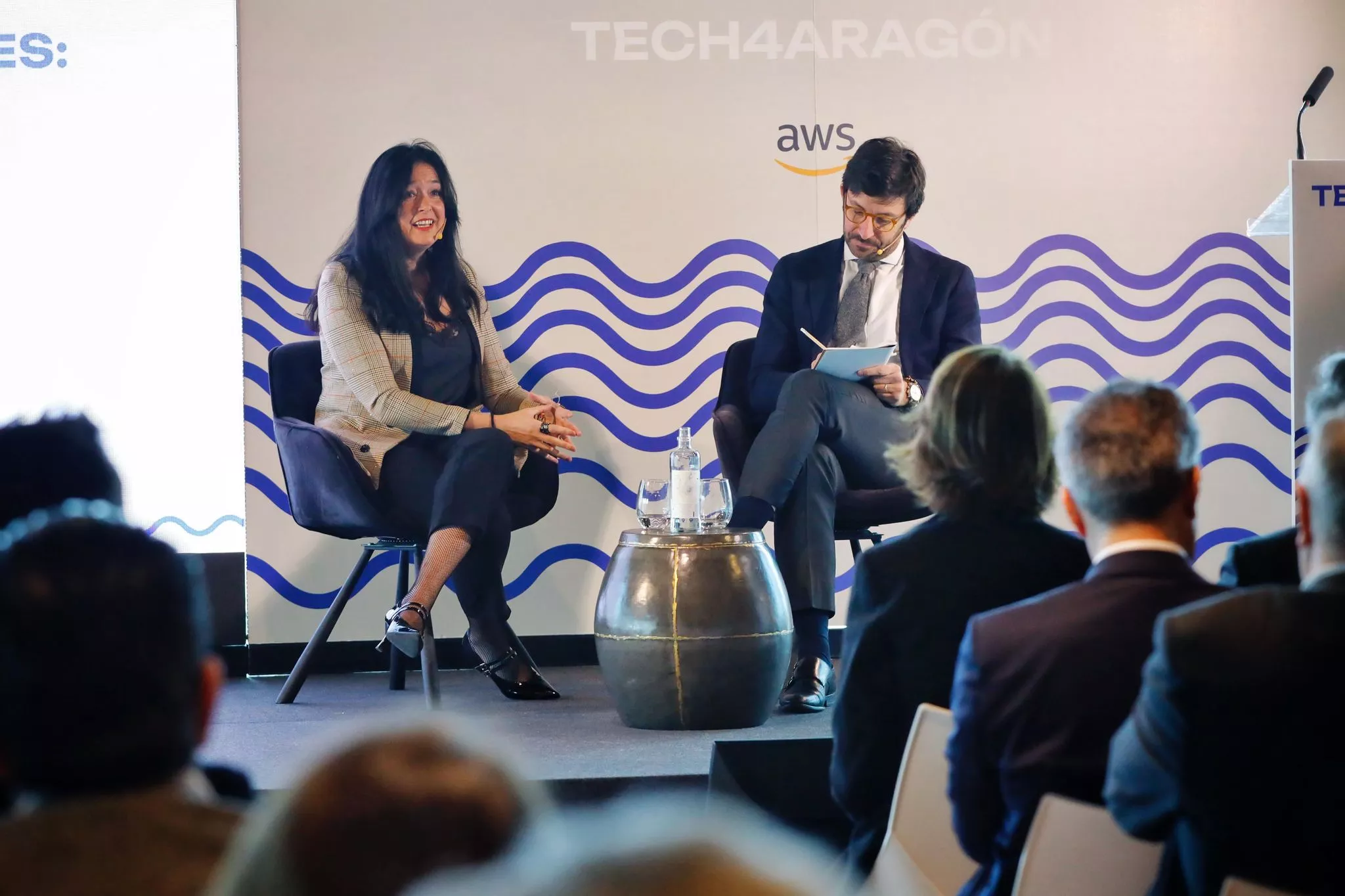 Imagen de archivo de Lorena Orduna con David Blázquez, de Amazon Web Services (AWS).