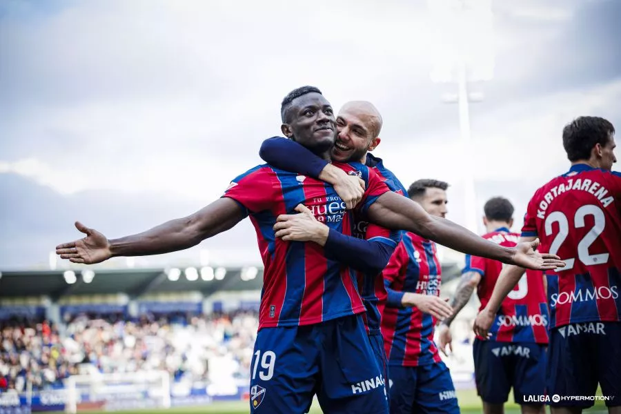 Soko logró el gol de la victoria del Huesca en El Sardinero. Foto: LaLiga