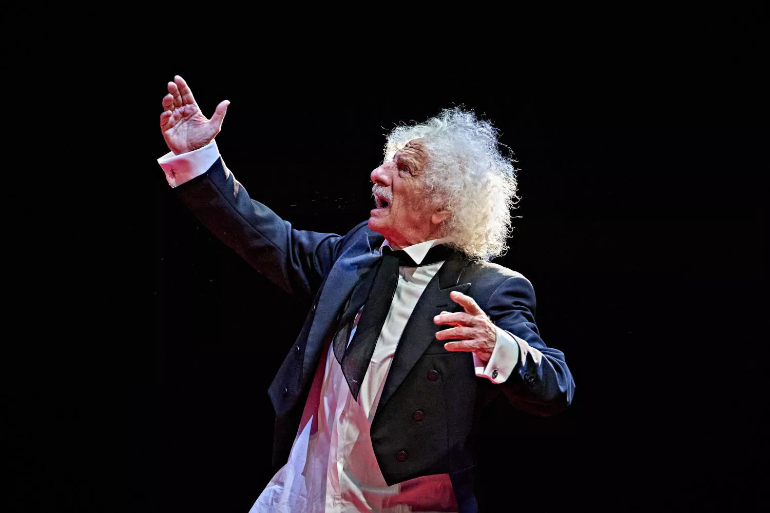 El Brujo interpretando El Viaje del Monstruo Fiero