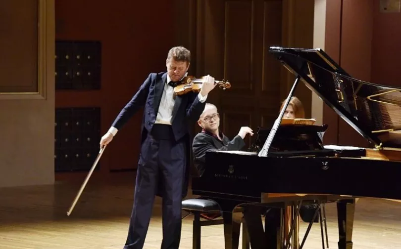 El Dúo Zenaty-Kasik actúa en el Conservatorio Profesional de Música de Huesca.