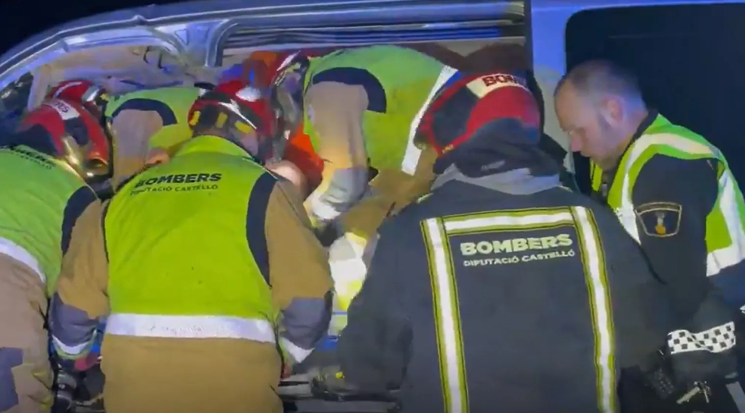 Bomberos de Castellón en el lugar del siniestro