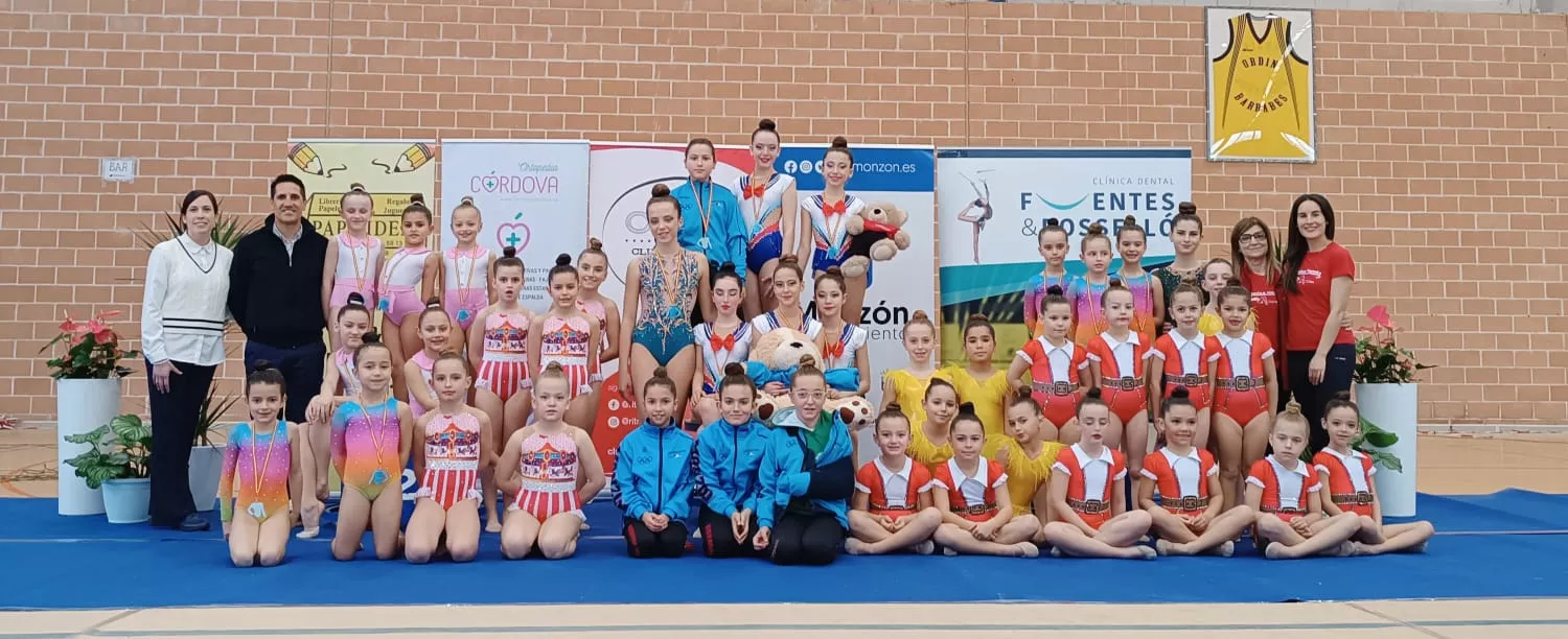 Foto de familia del CR Monzón