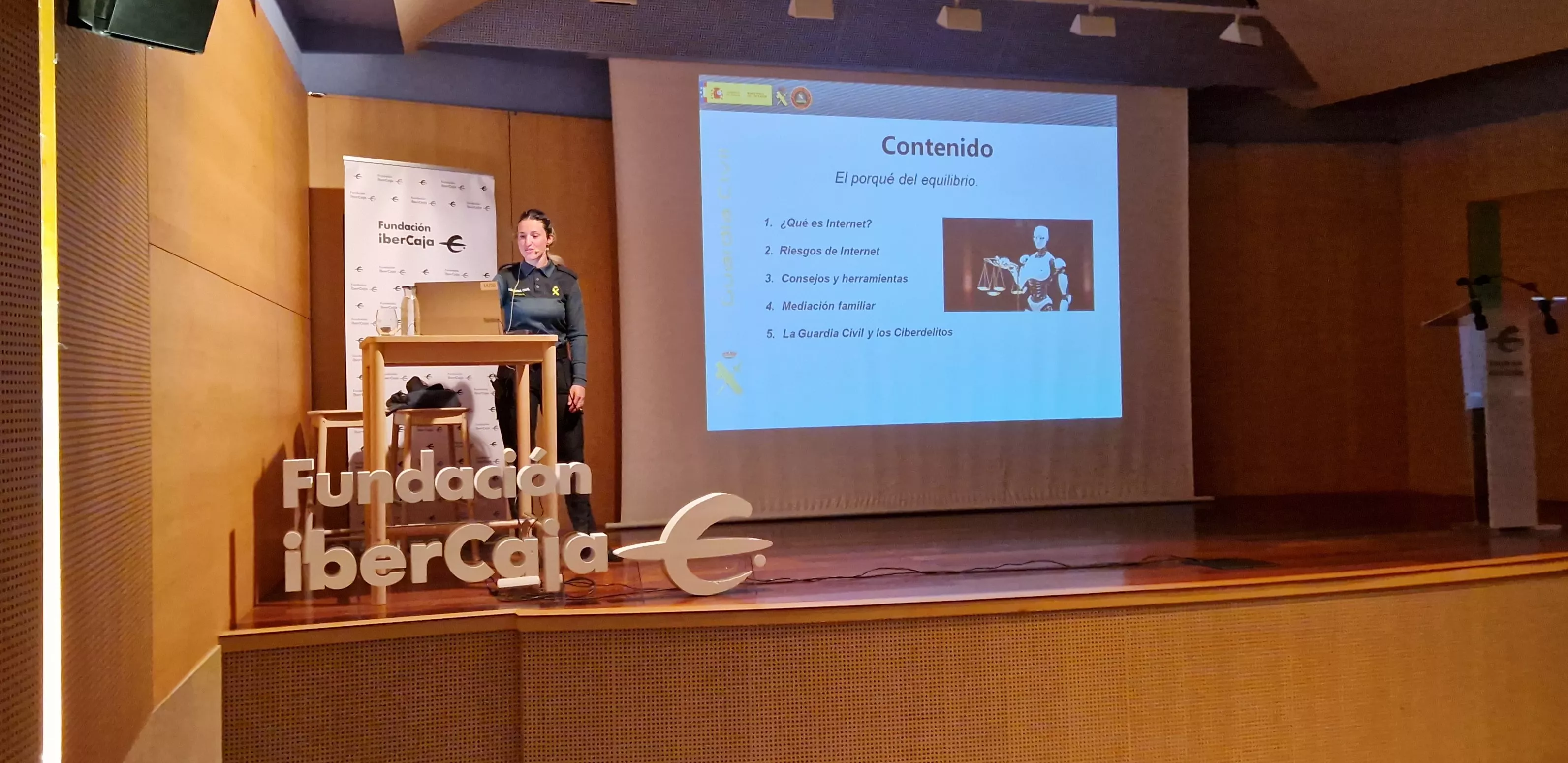 Sonia Balsera Rico, miembro del Equipo @ de la Guardia Civil de Huesca. Foto Myriam Martínez