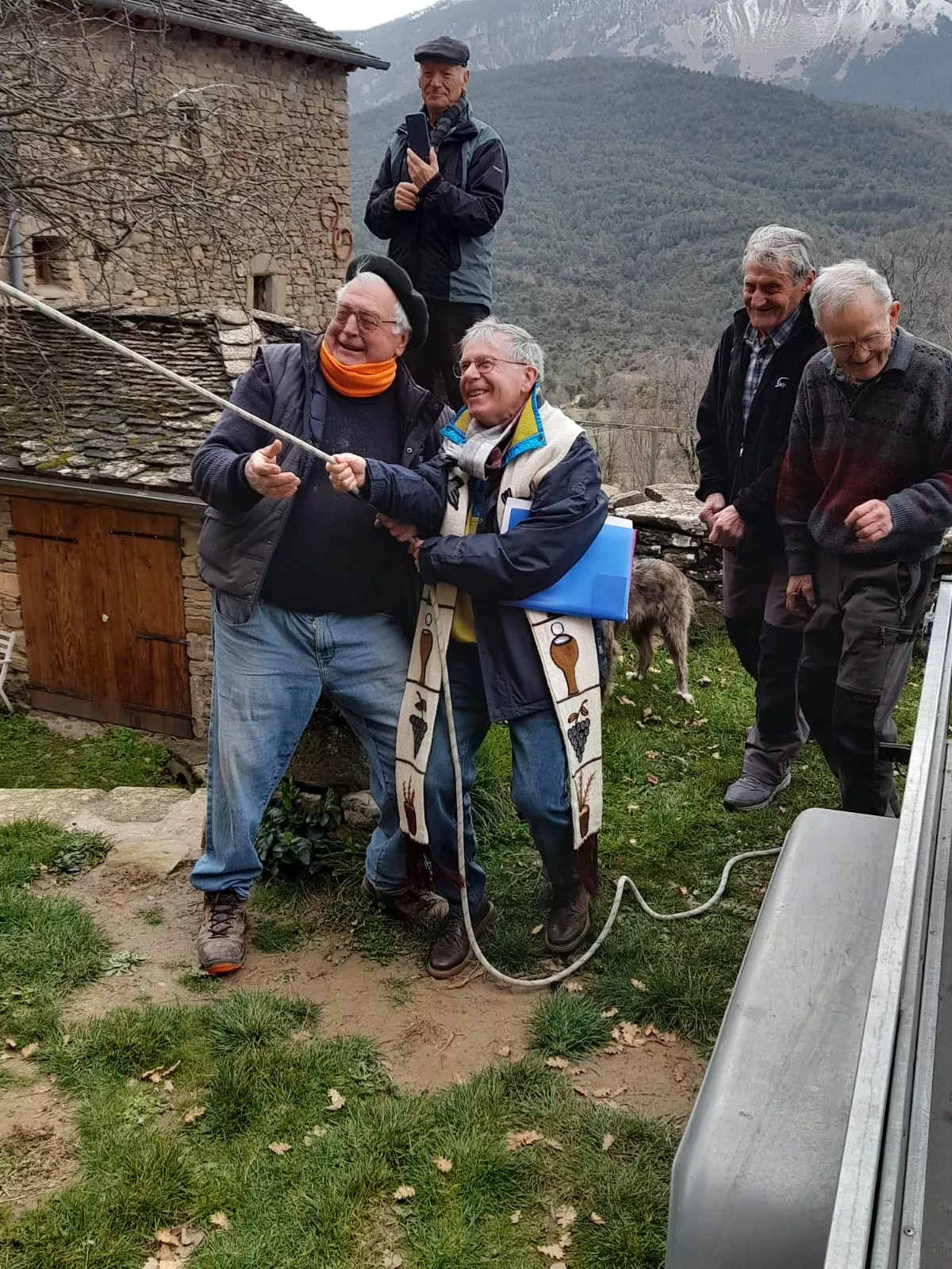 Colocación de la campana María de El Rosario en el Santuario de San Úrbez en Nocito