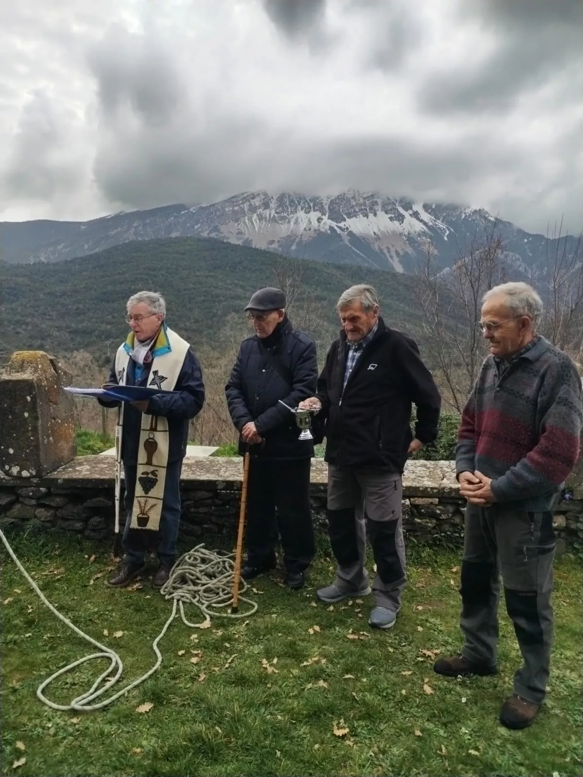 Colocación de la campana María de El Rosario en el Santuario de San Úrbez en Nocito