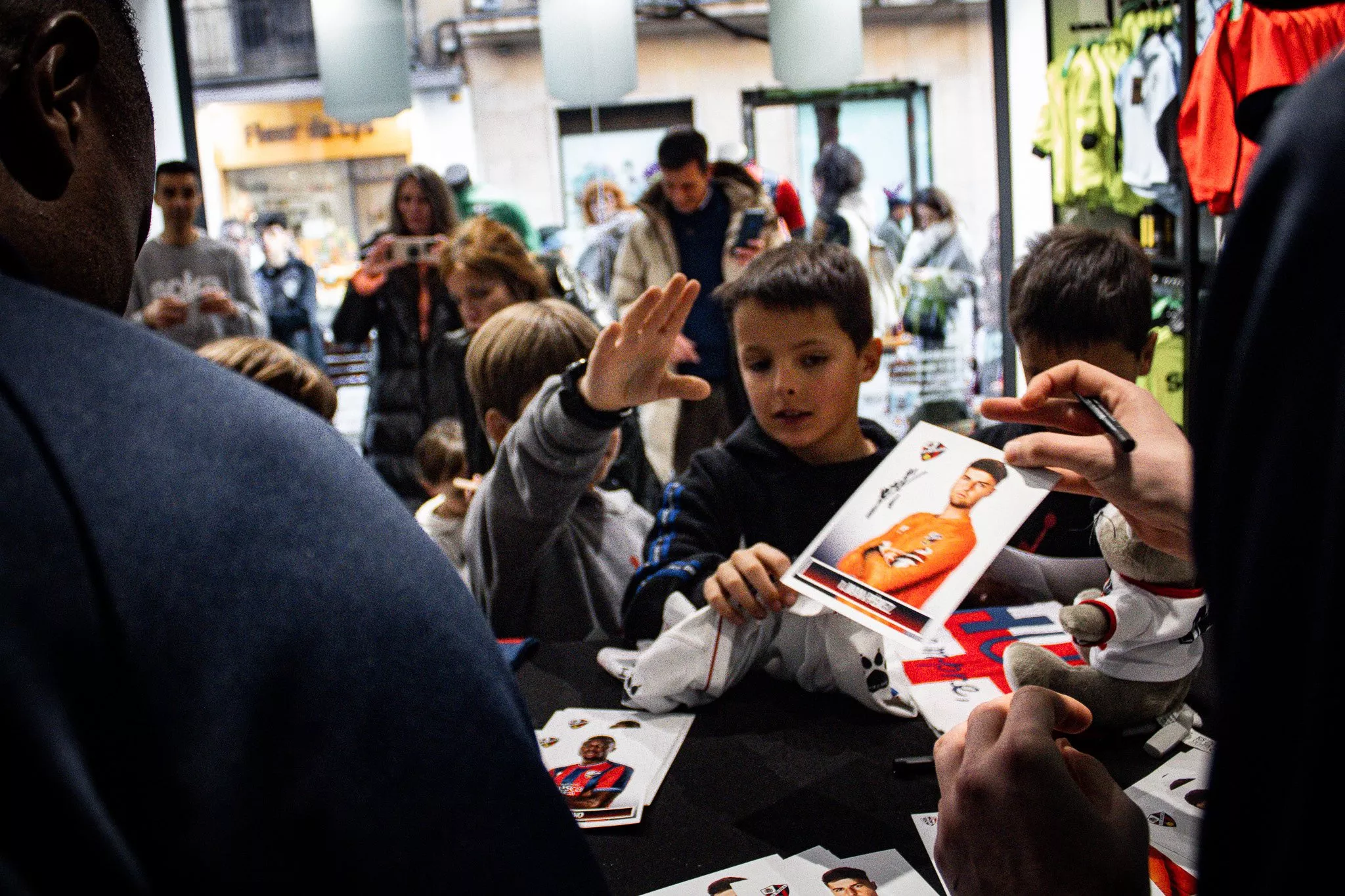 Imágenes de Soko y Juan Pérez en el encuentro con la afición