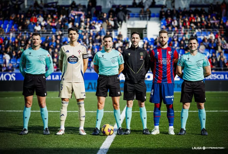 Árbitros y capitanes en el Huesca Racing de Ferrol