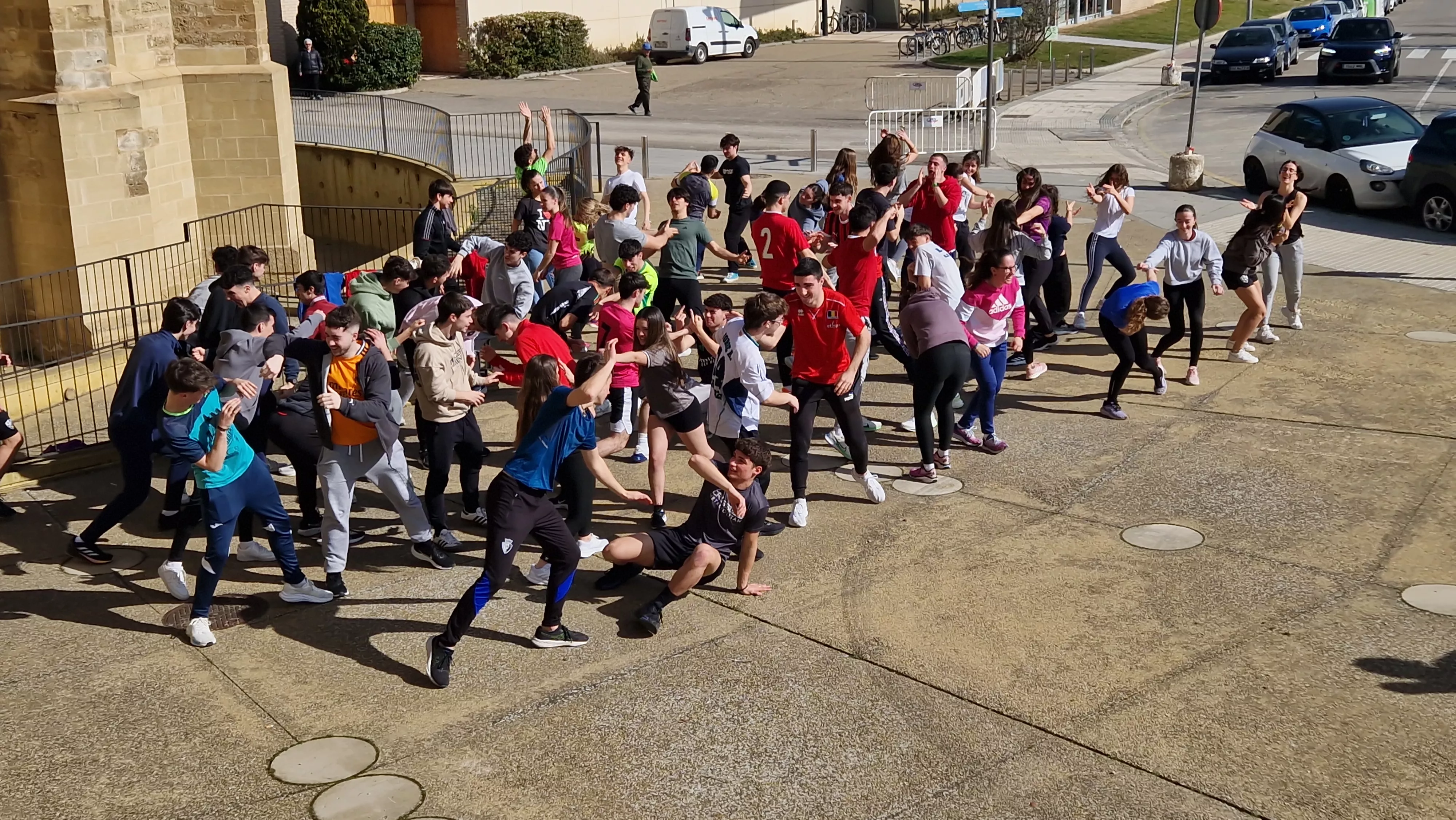 Flashmob de la Facultad de Ciencias de la Salud y del Deporte por el Día de la Mujer. Foto Myriam Martínez