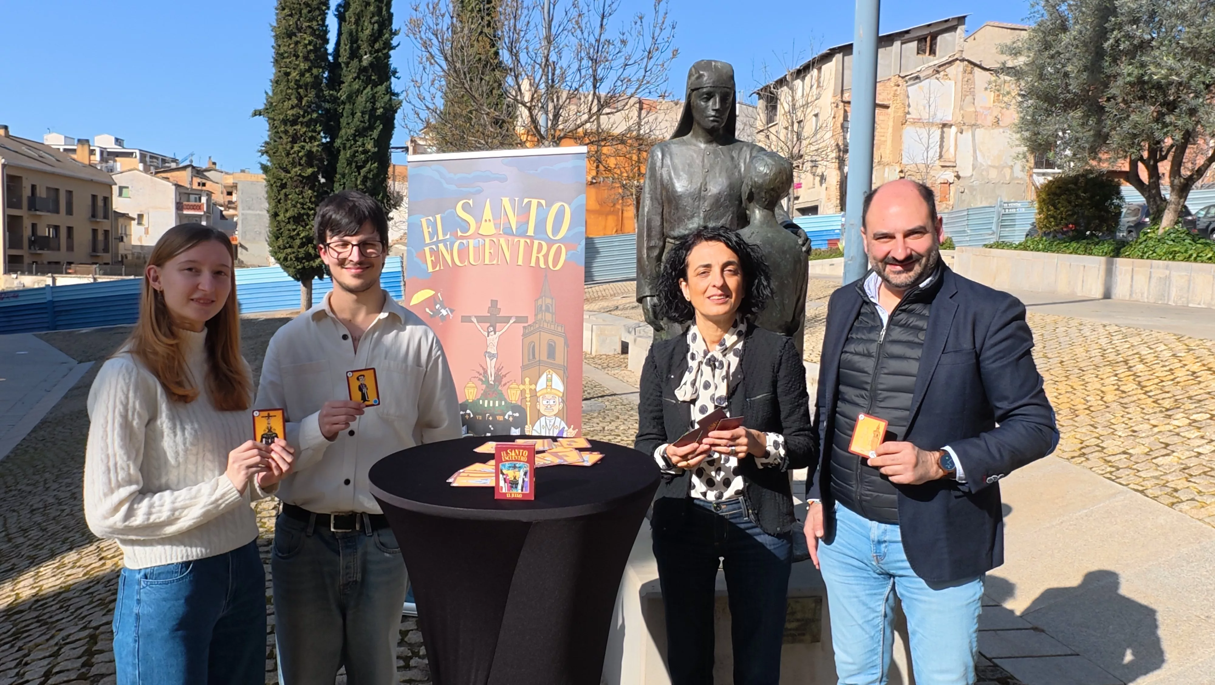 Presentación del juego de cartas este miércoles en Barbastro.